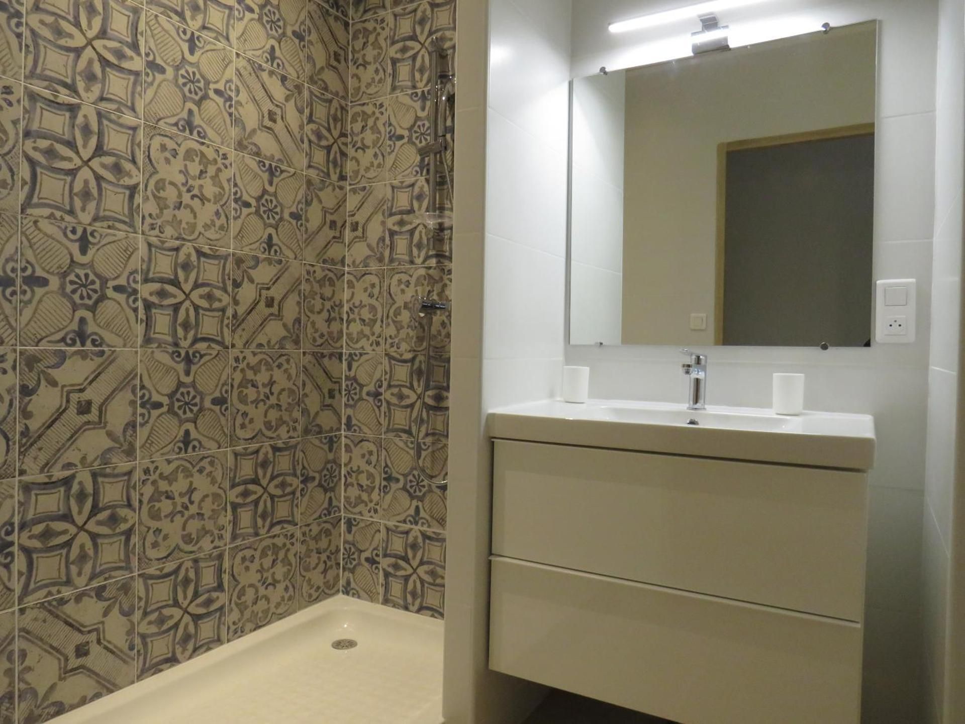 Triple Room with Shared Bathroom
