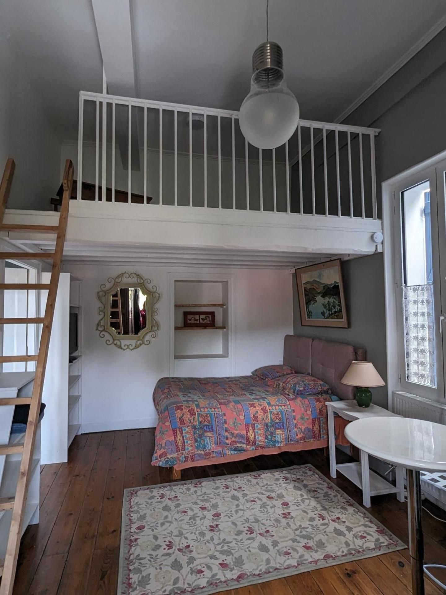 Studio - Split Level