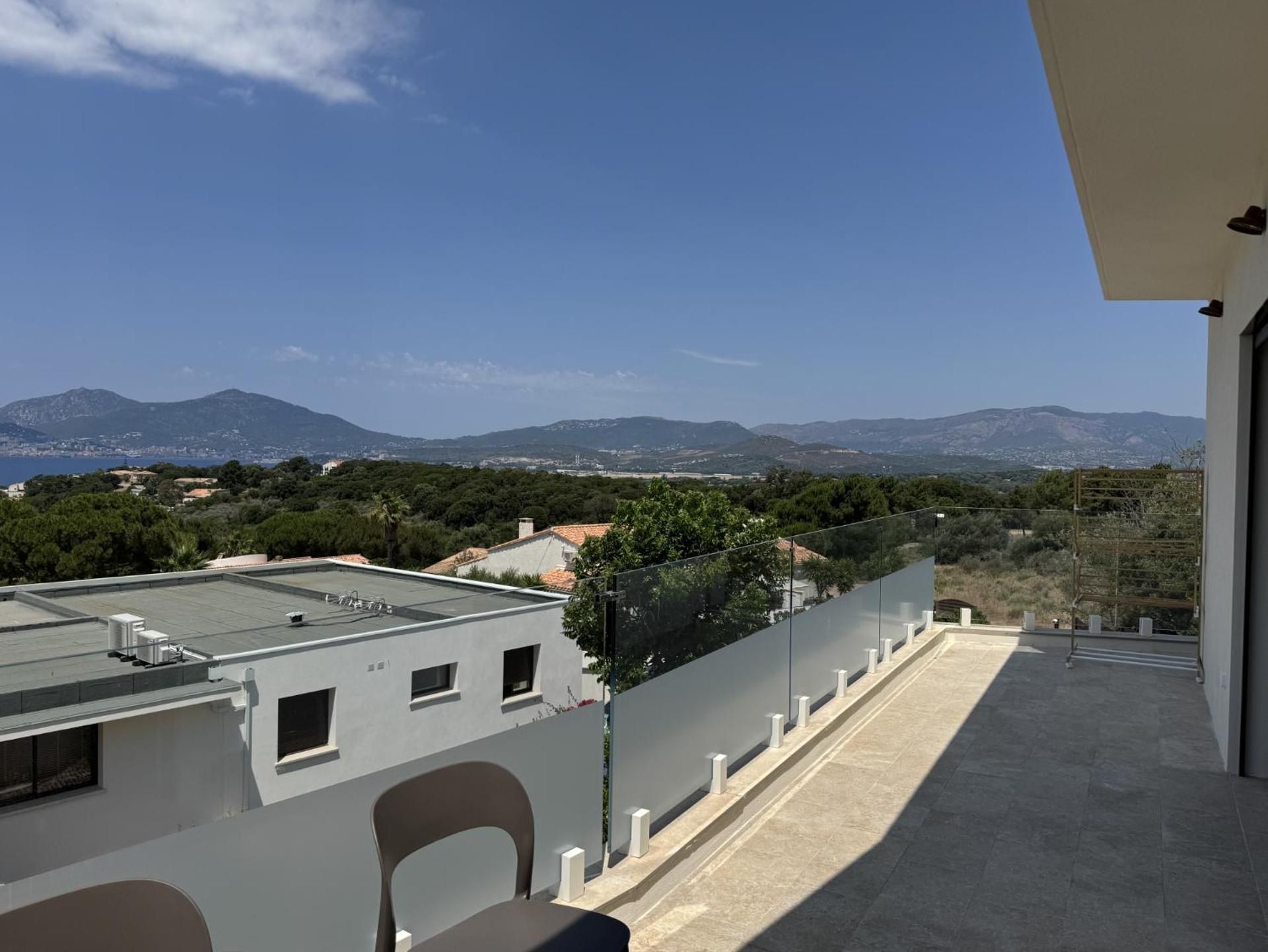 One-Bedroom Apartment with Sea View and Balcony
