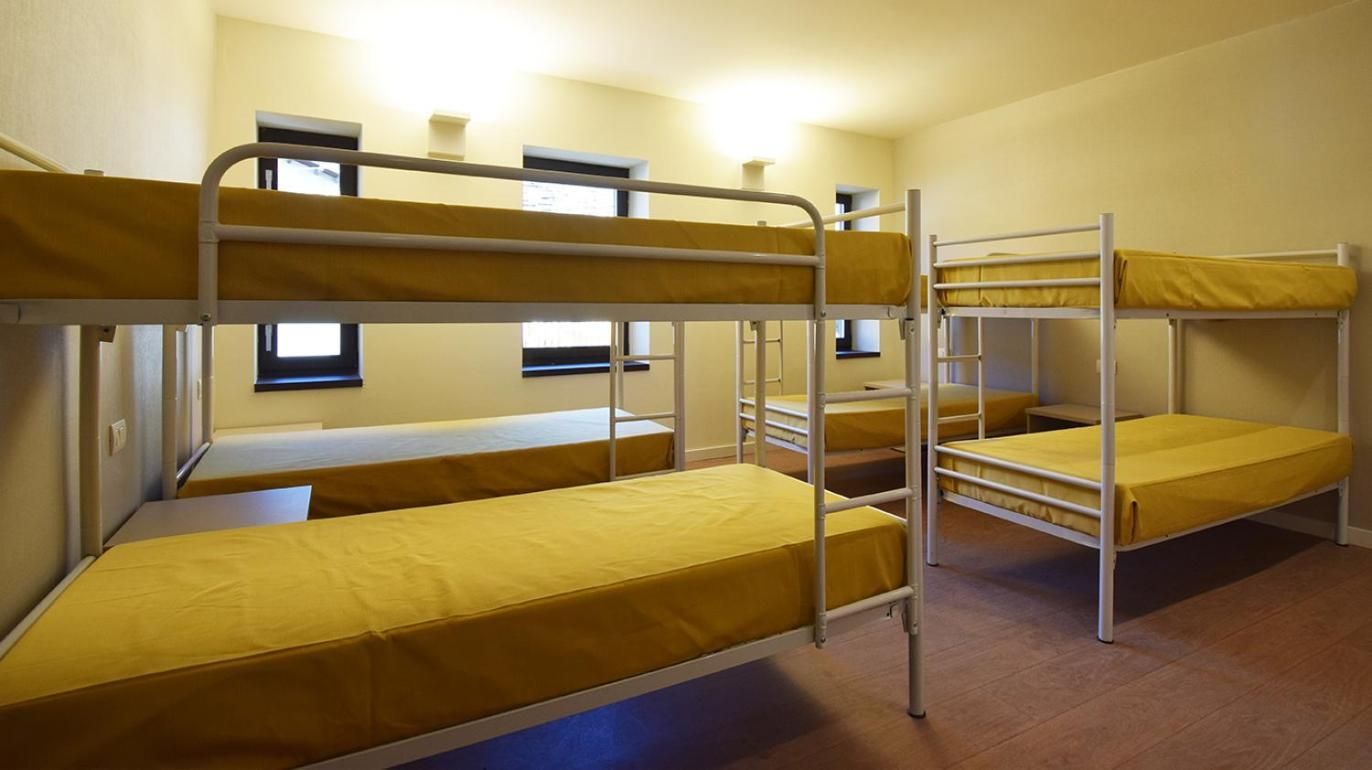 8-Bed Mixed Dormitory Room