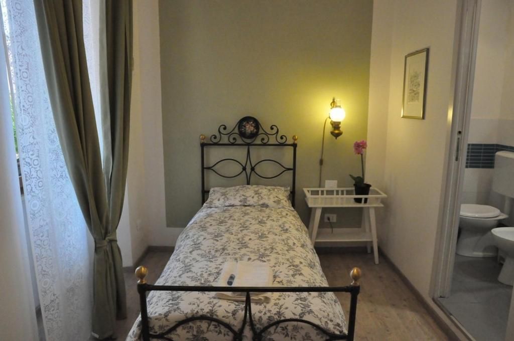Single Room With Private Bathroom