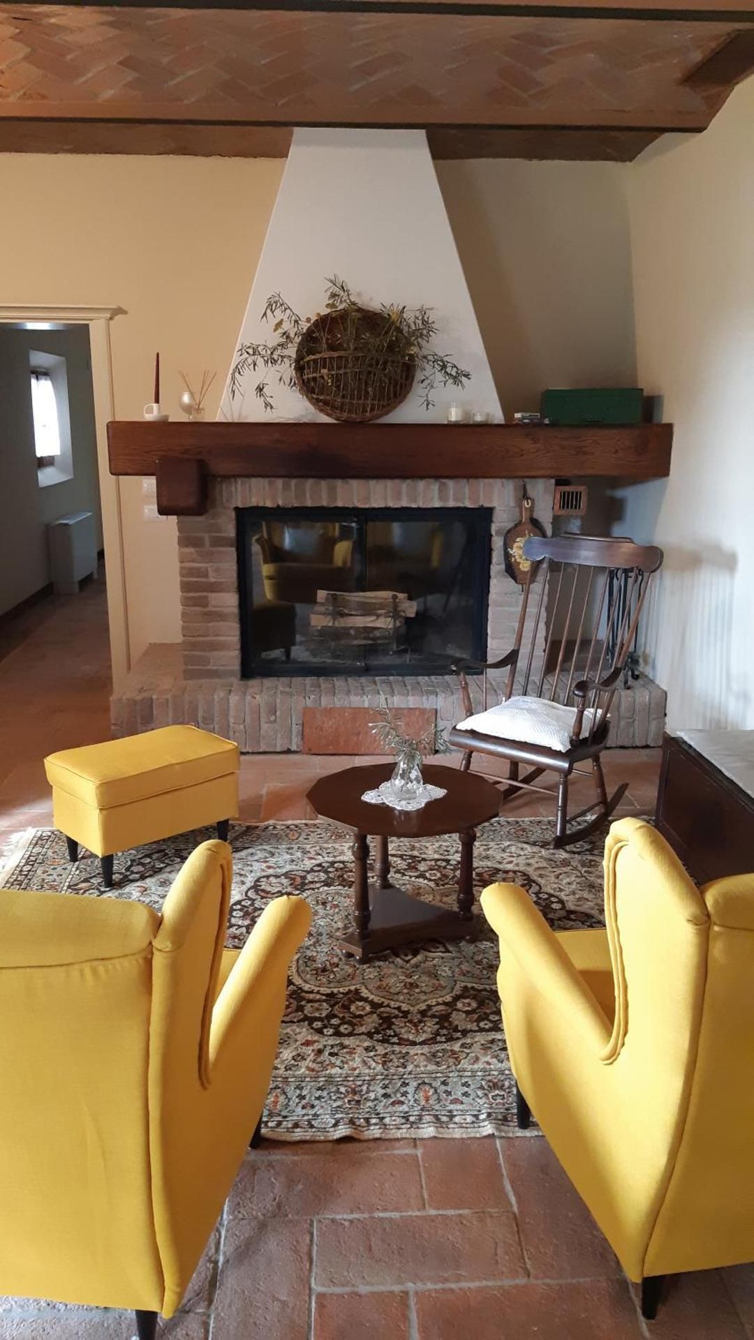 shared lounge/tv area