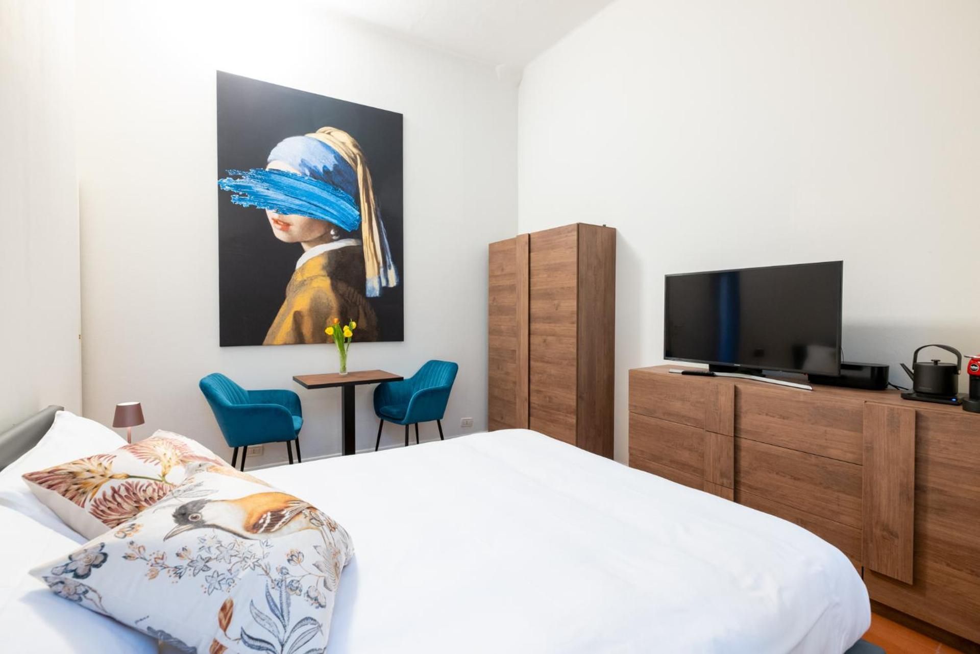 Standard Double Room with Shared Bathroom