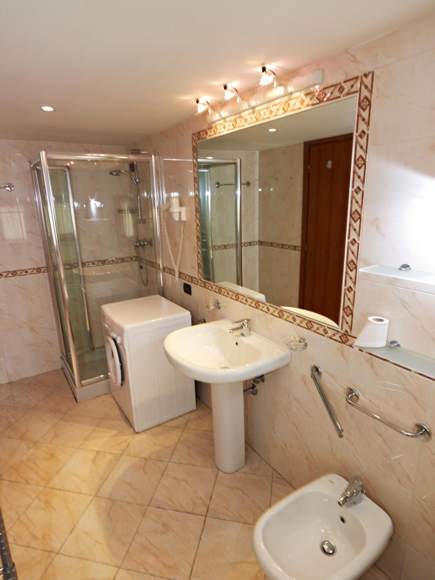 Studio (1 Adult)