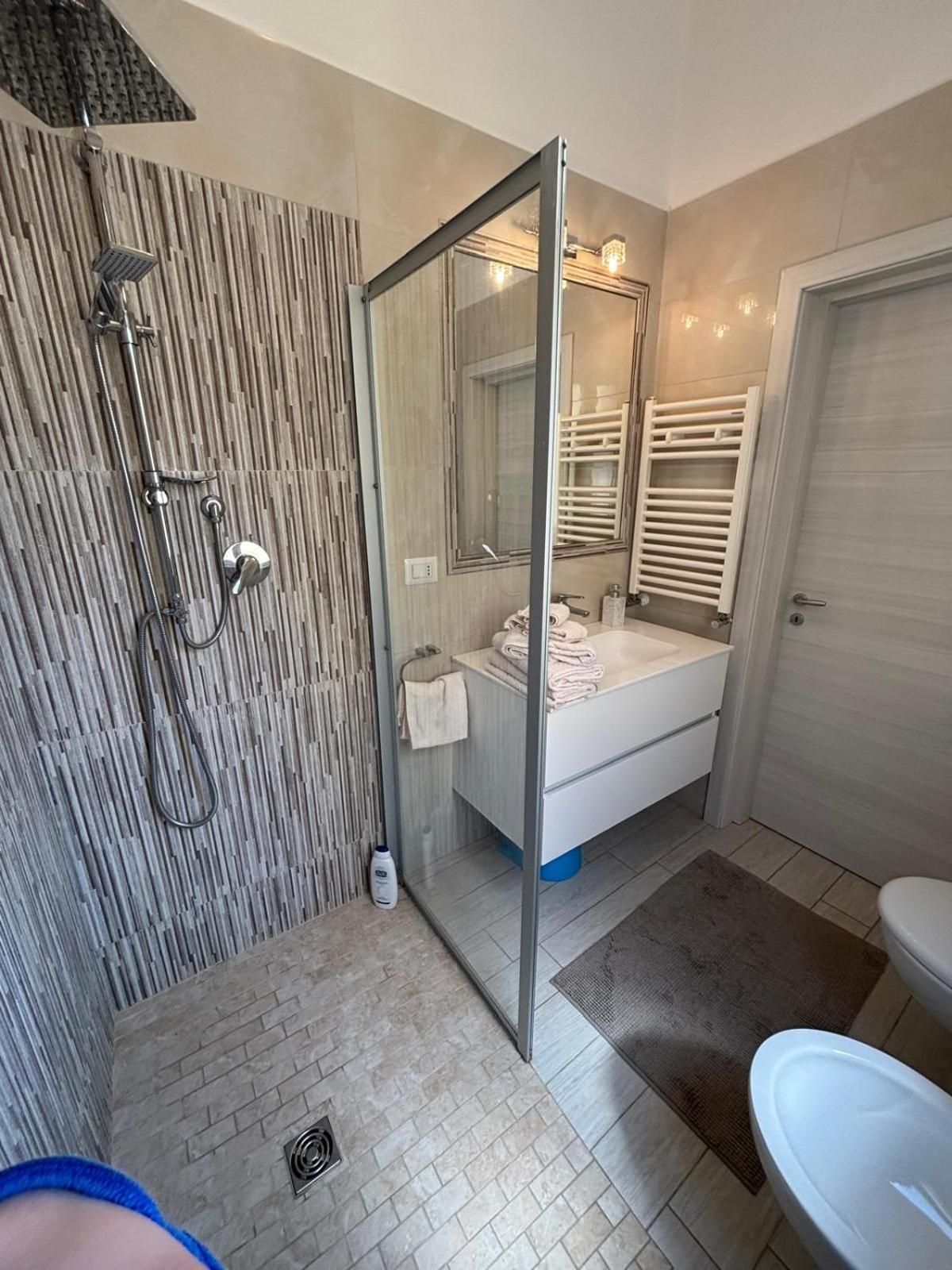 Two-Bedroom Deluxe Apartment with Balcony