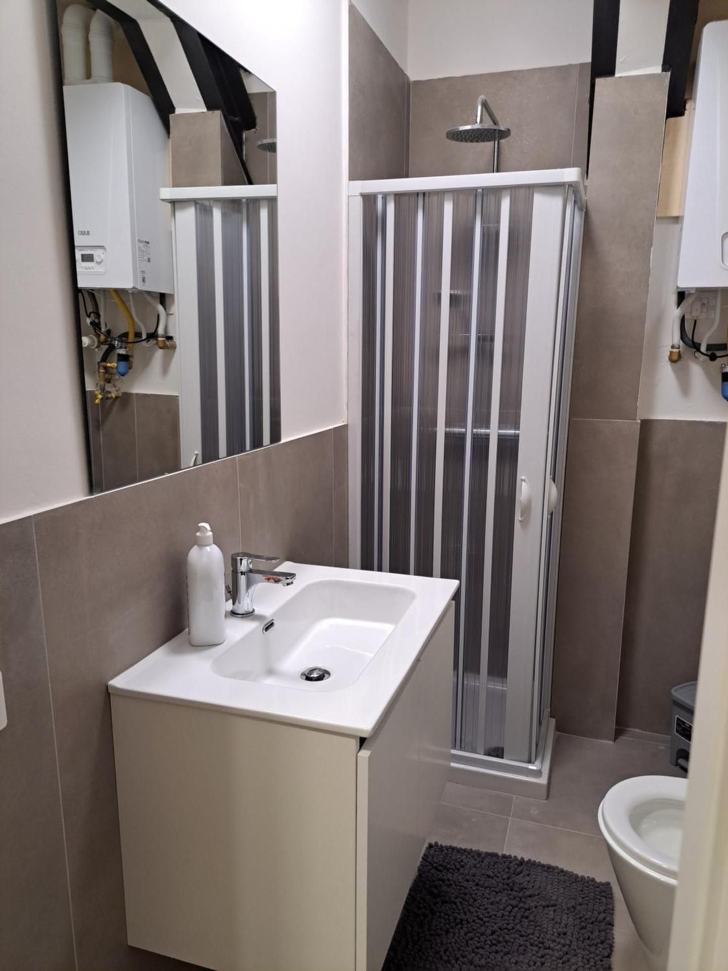 One-Bedroom Deluxe Apartment