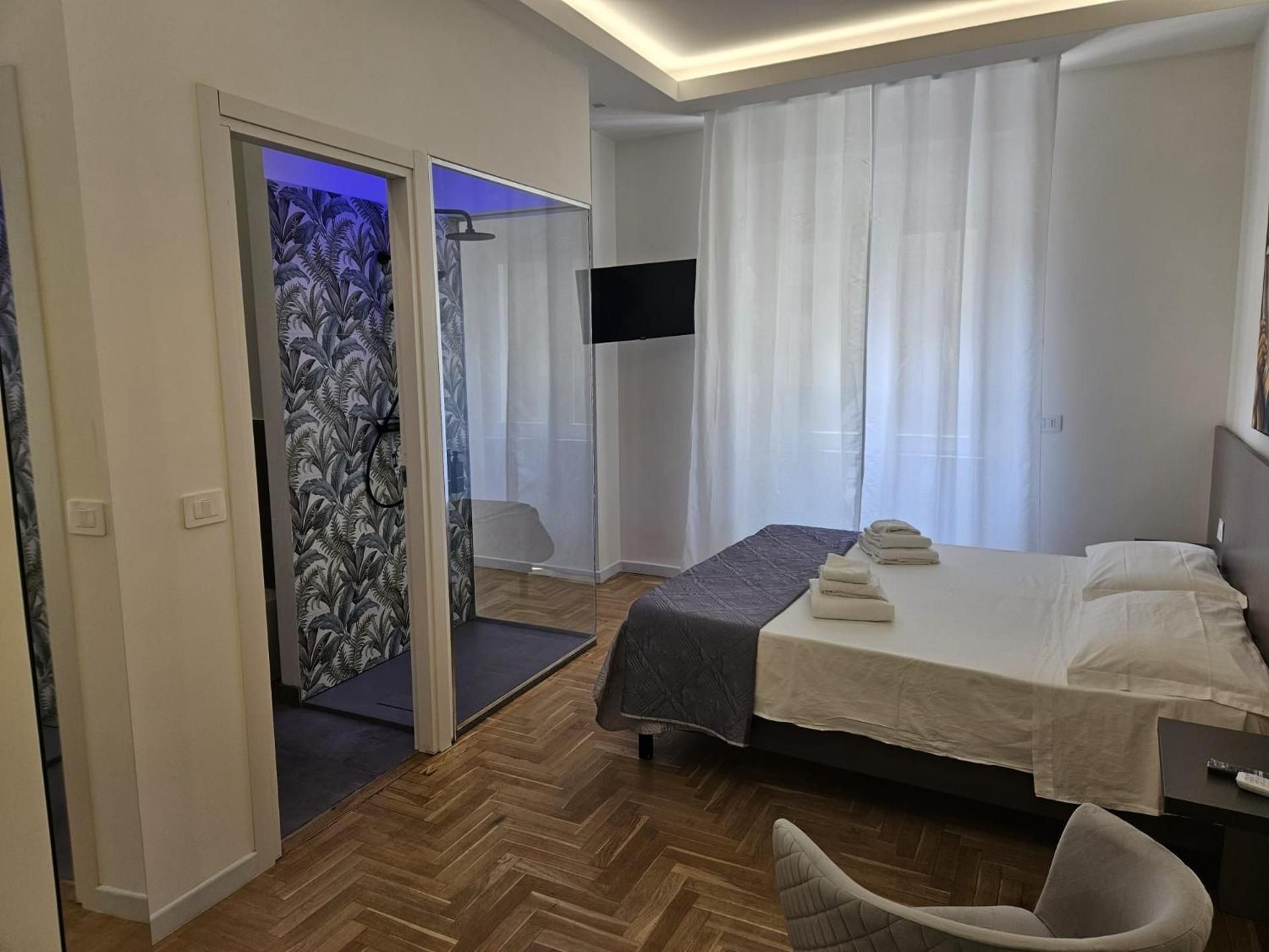 Deluxe Double Room with Shower