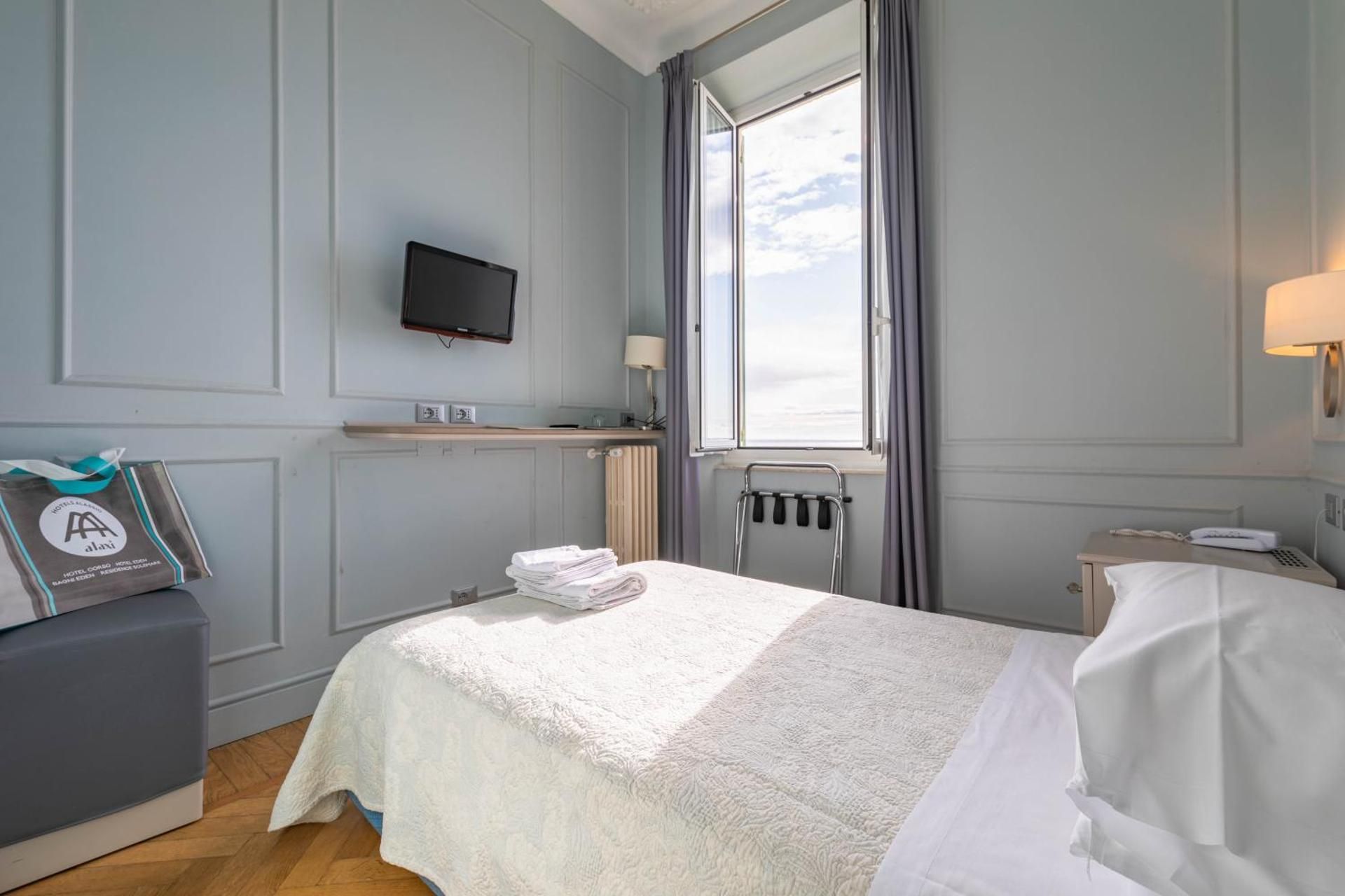 Deluxe Single Room with Sea View