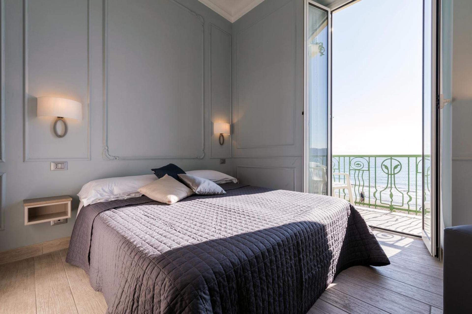 Superior Double Room with Balcony and Sea View