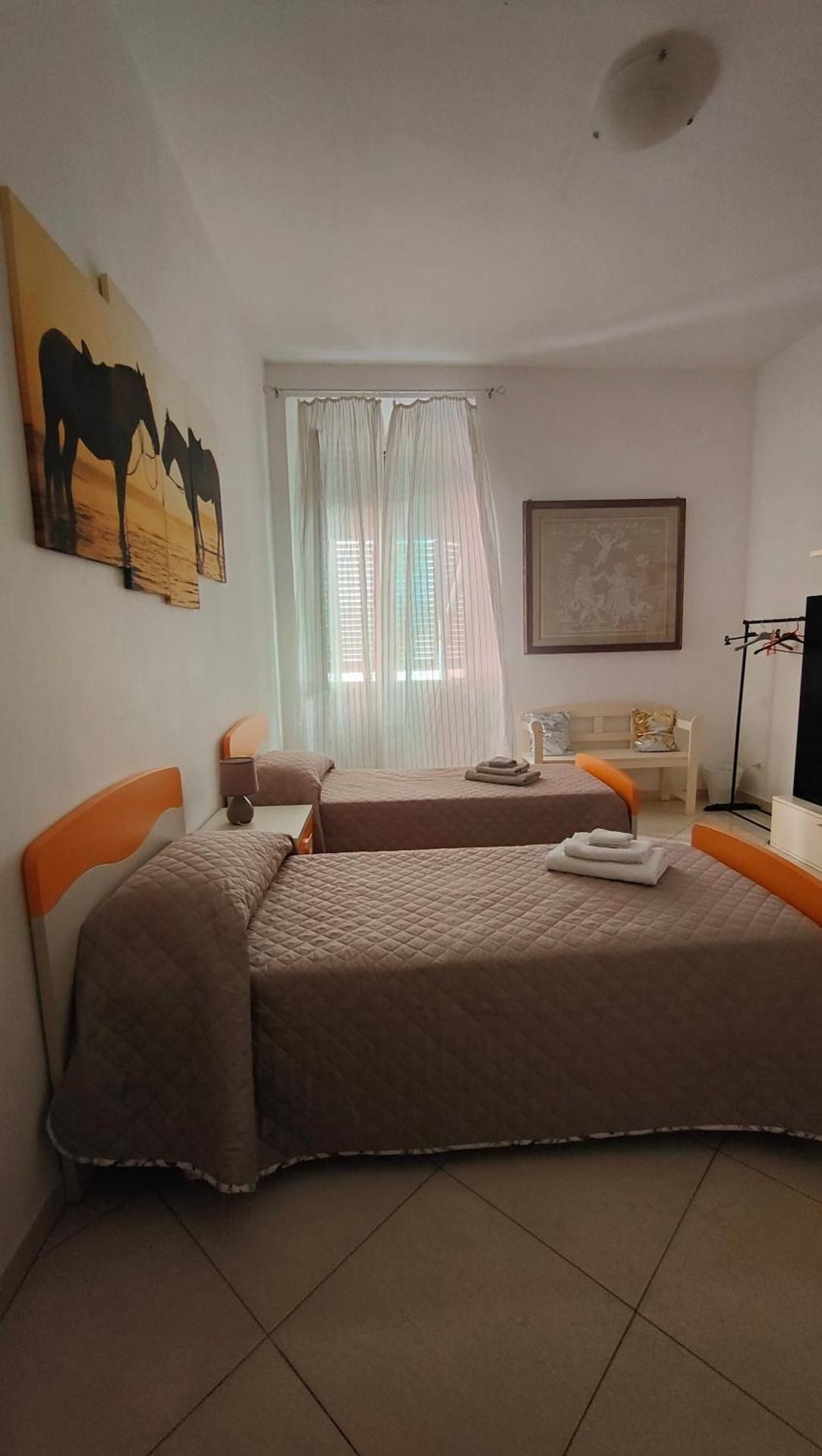 Single Room with Shared Bathroom