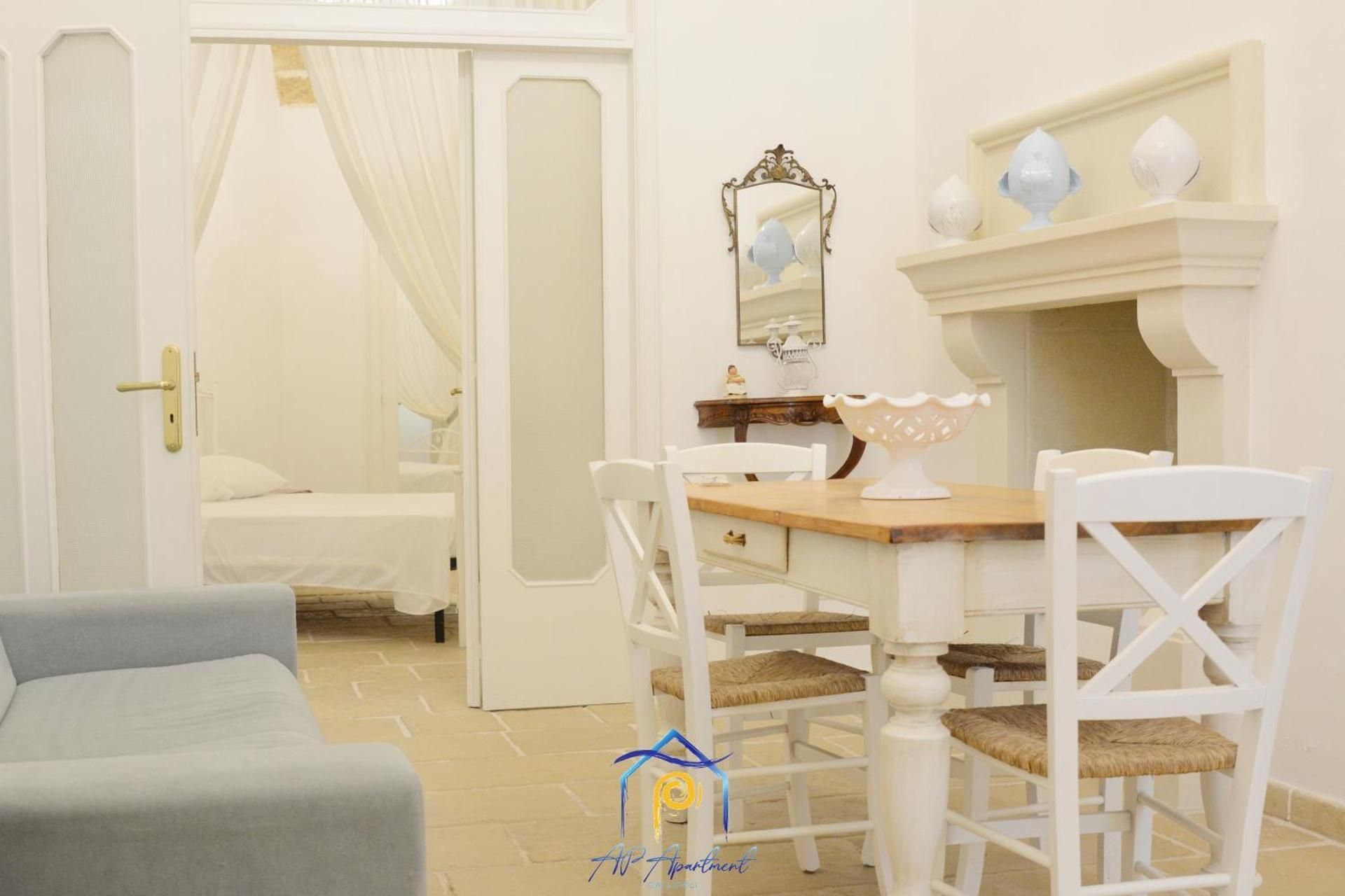 Deluxe One-Bedroom Apartment