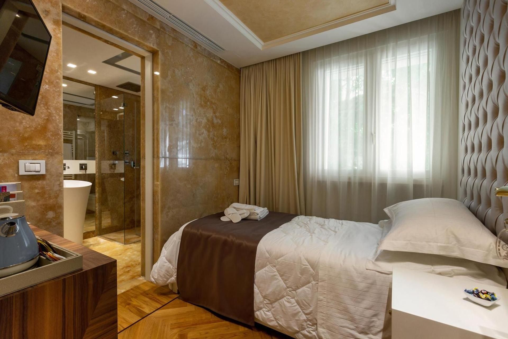 Single Room With Private Bathroom