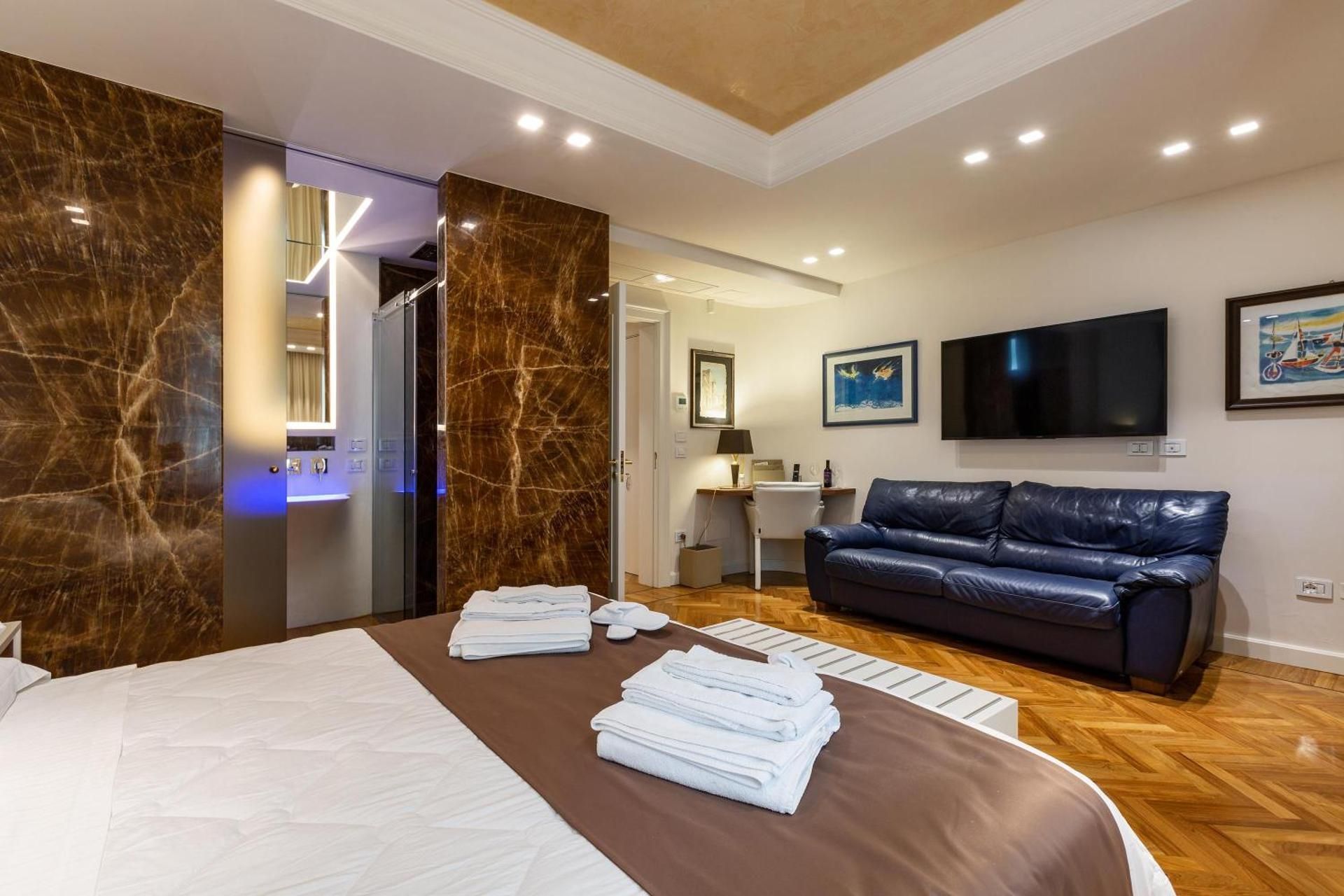 Quadruple Room with Private Bathroom
