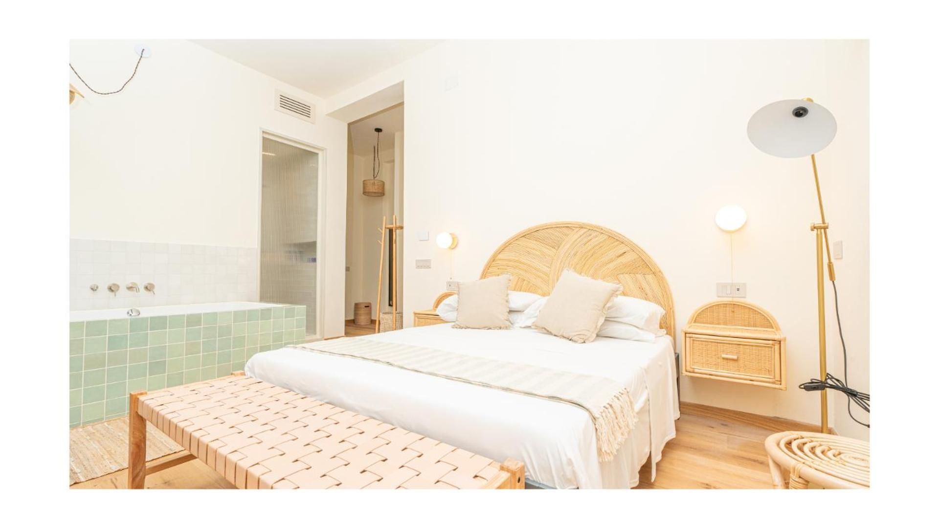 Deluxe Double Room with Bath
