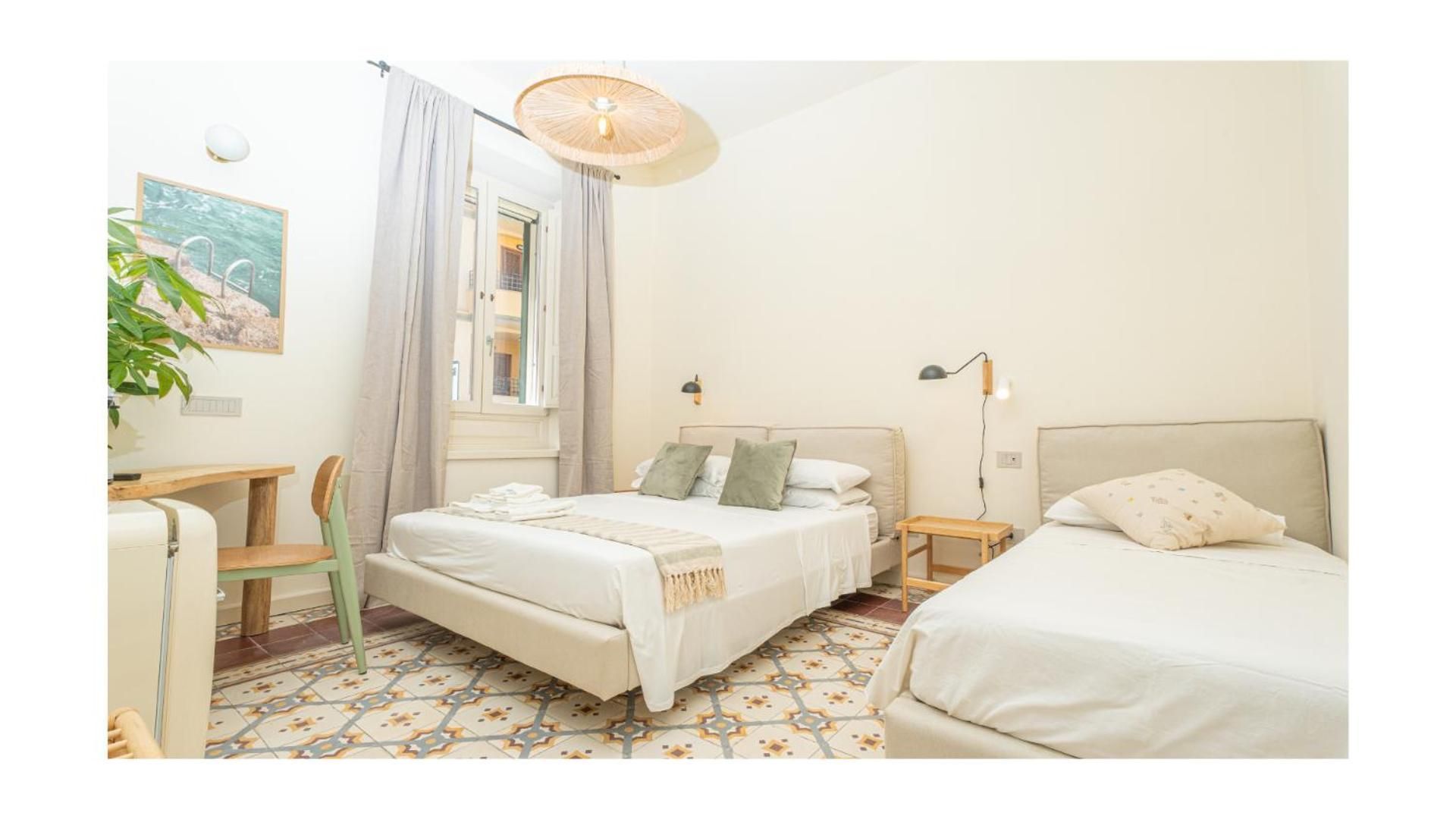 Deluxe Room (2 Adults + 1 Child)