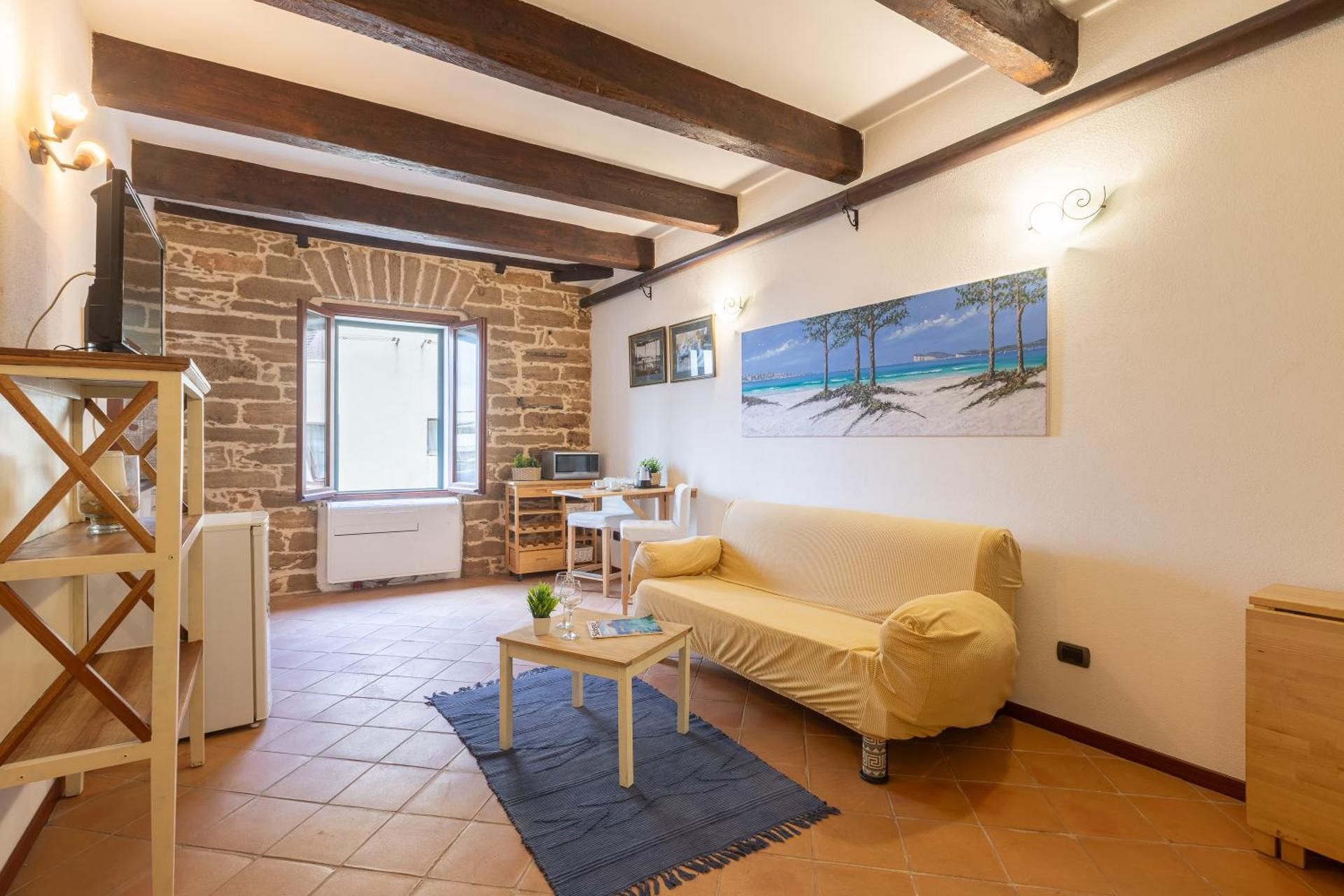 Studio Apartment with One Double Bed