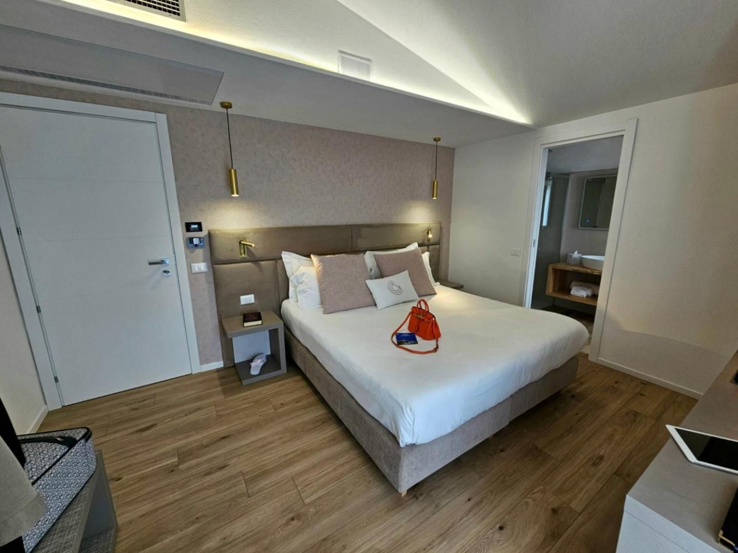 Deluxe Double or Twin Room with Balcony