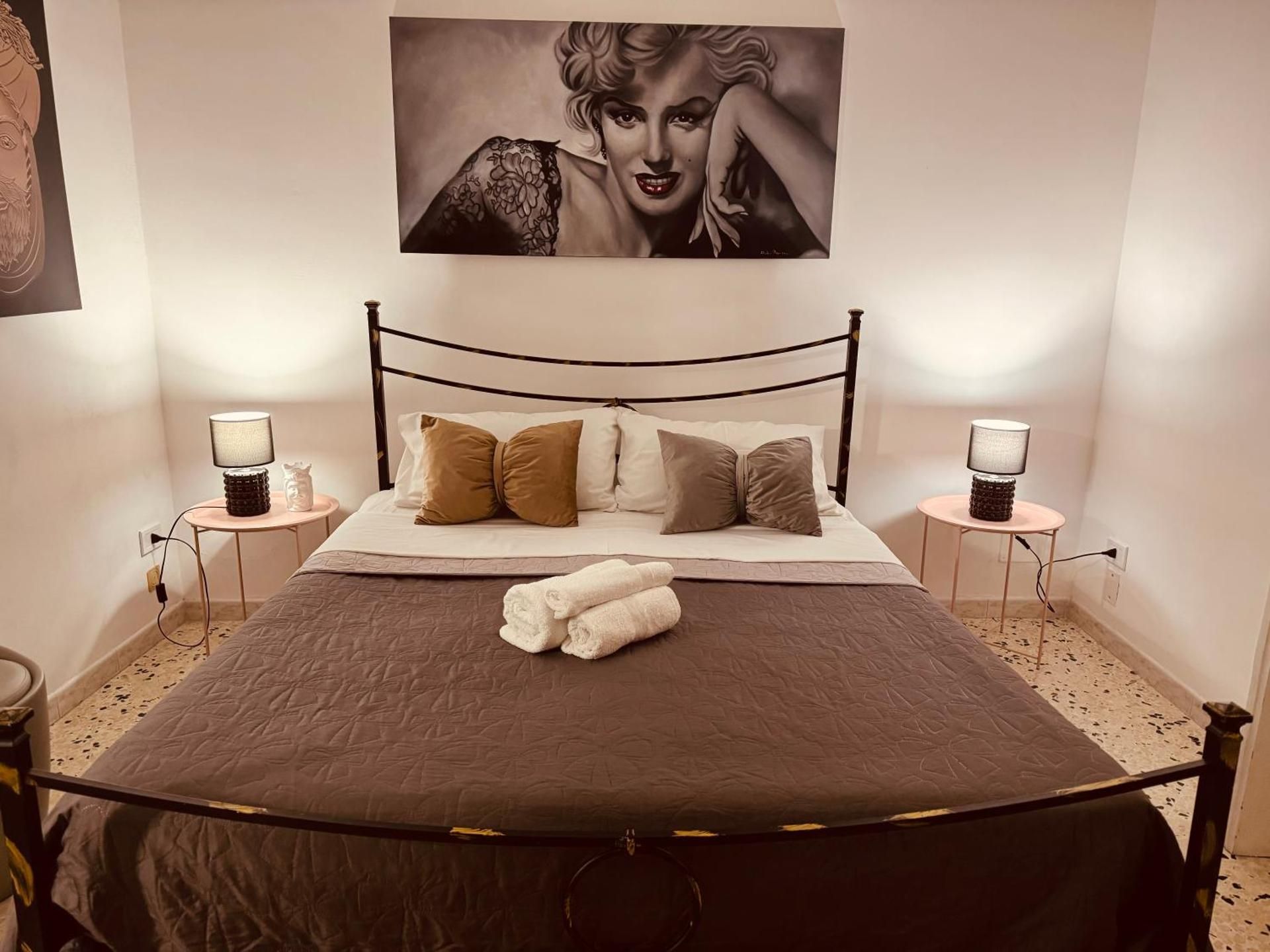 Giovanna Home