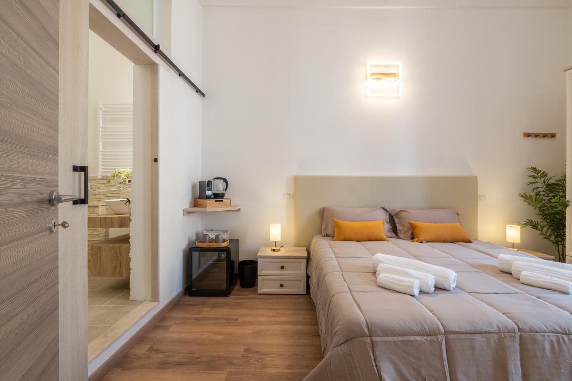Large Double or Twin Room
