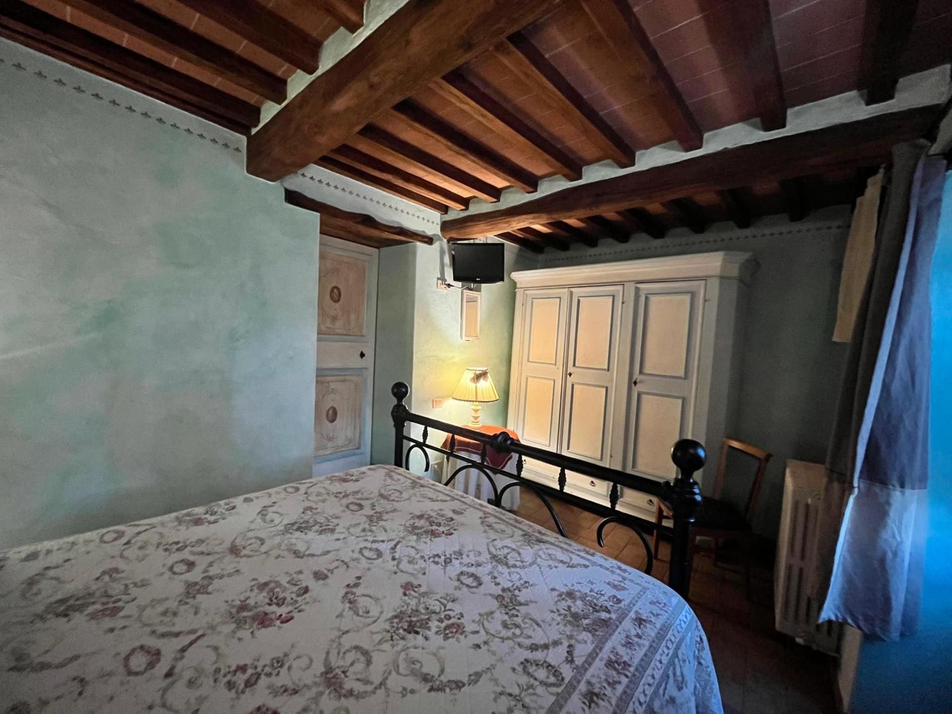 Deluxe Room (2 Adults + 1 Child)