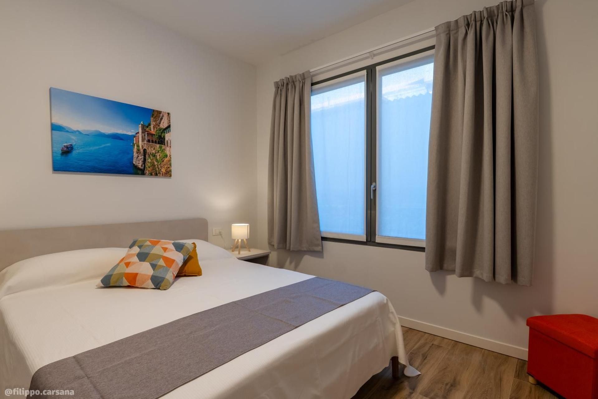 Deluxe One-Bedroom Apartment