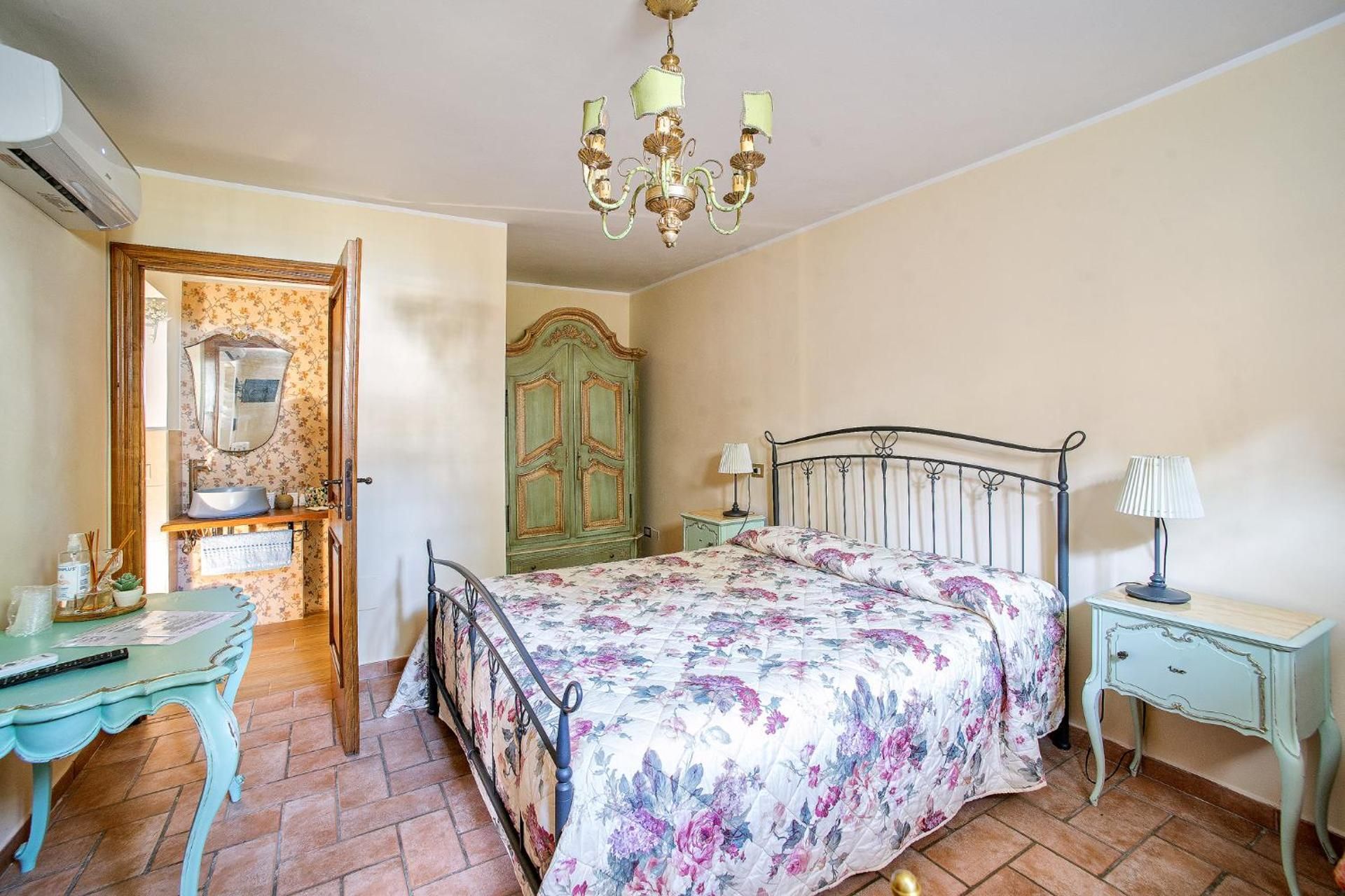 Large Double Room