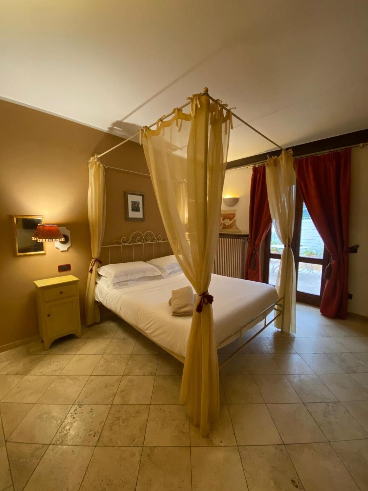 Double Room with Mountain View