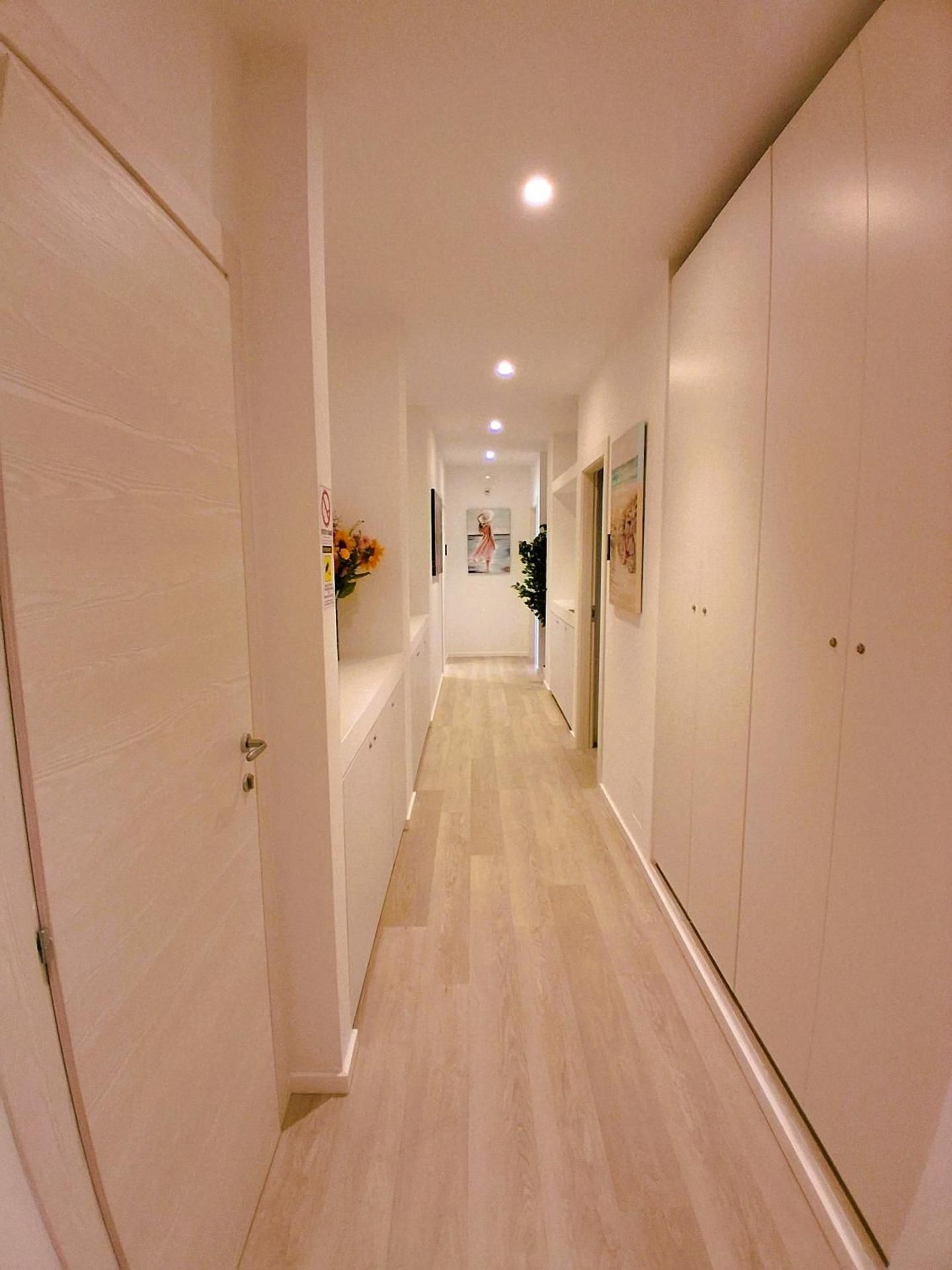 Virgy White rooms