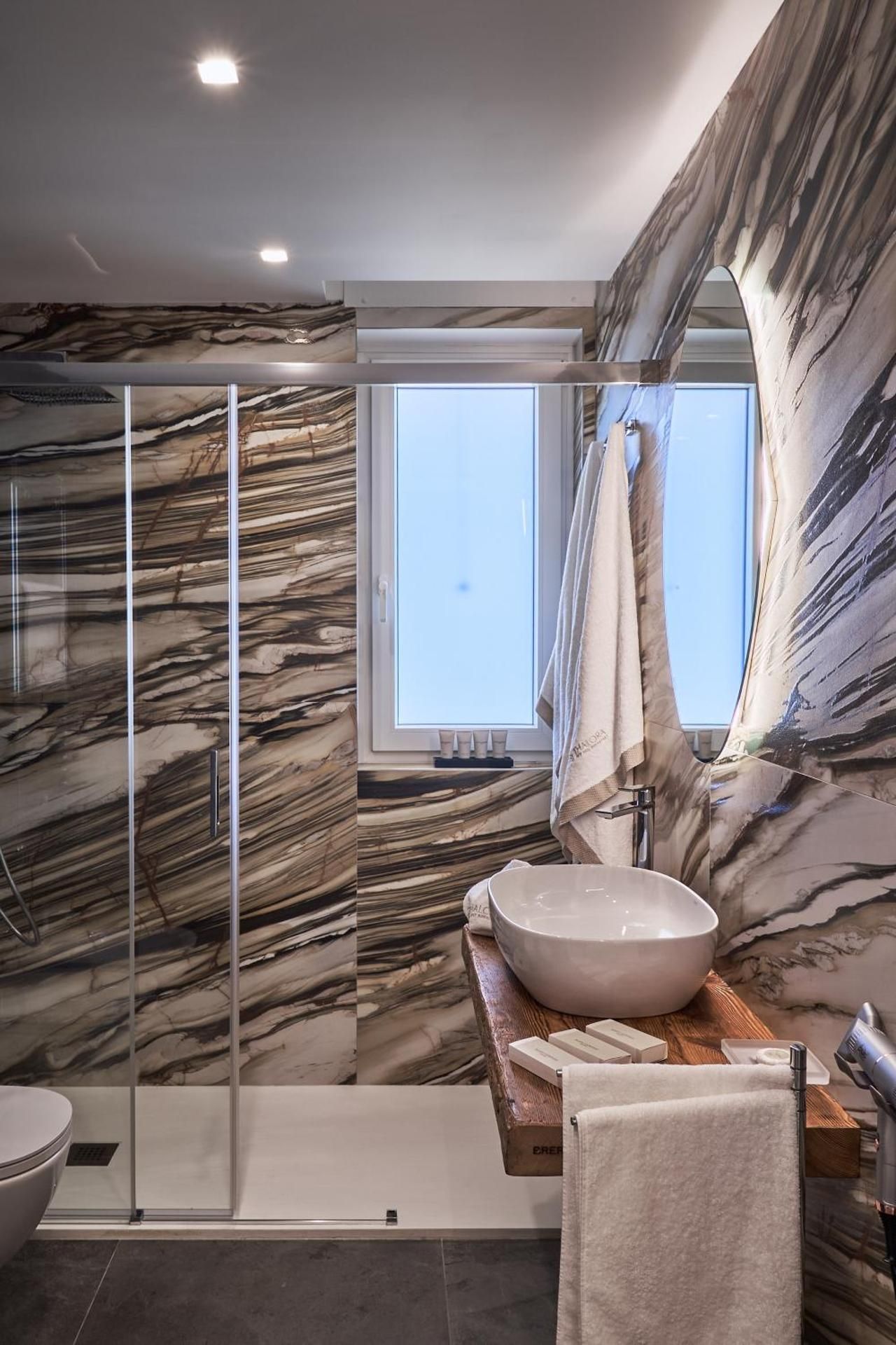 THALORA - Luxury Apartments Deluxe One-Bedroom Apartment