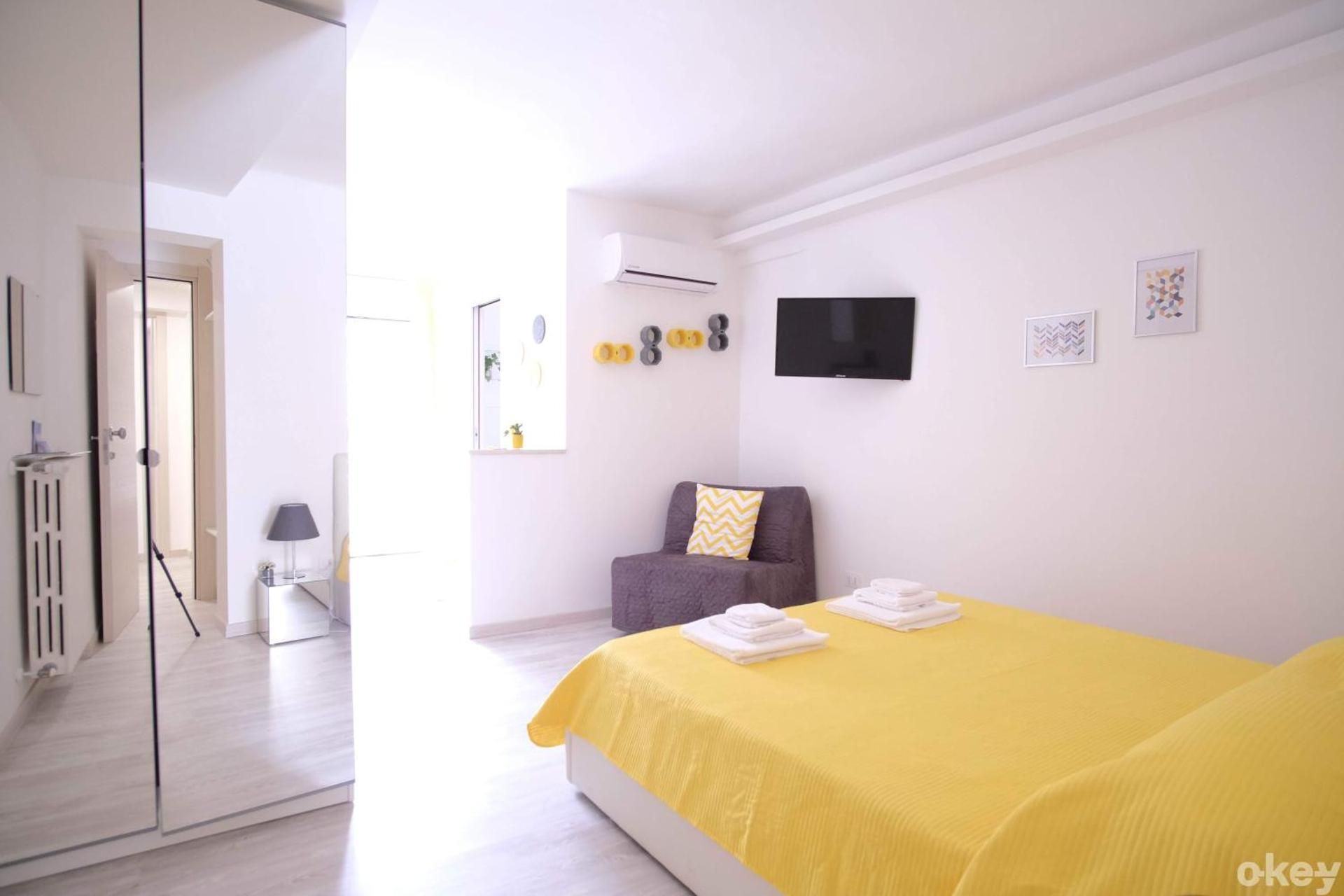 Charme & Chic Studios - Bari Centro Apartment