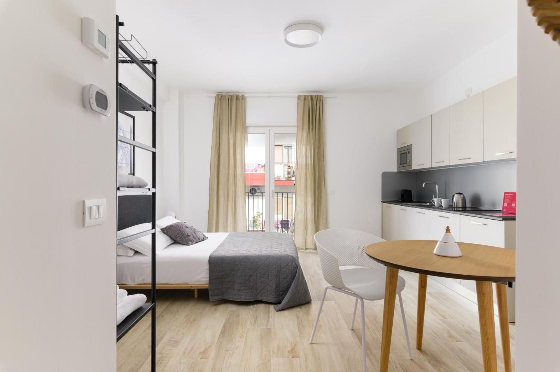 Studio Apartment with Queen Bed