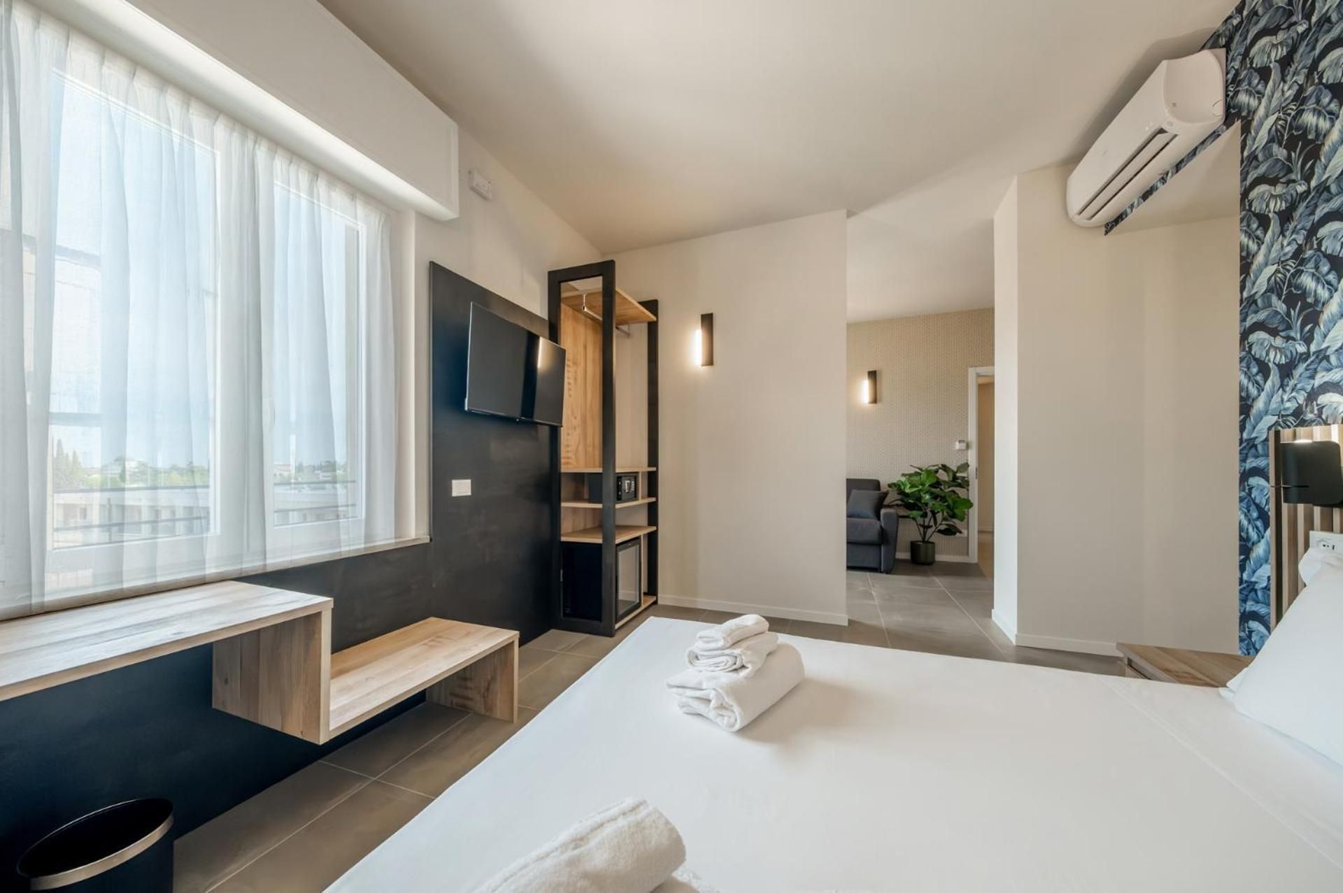 Queen Room with Balcony