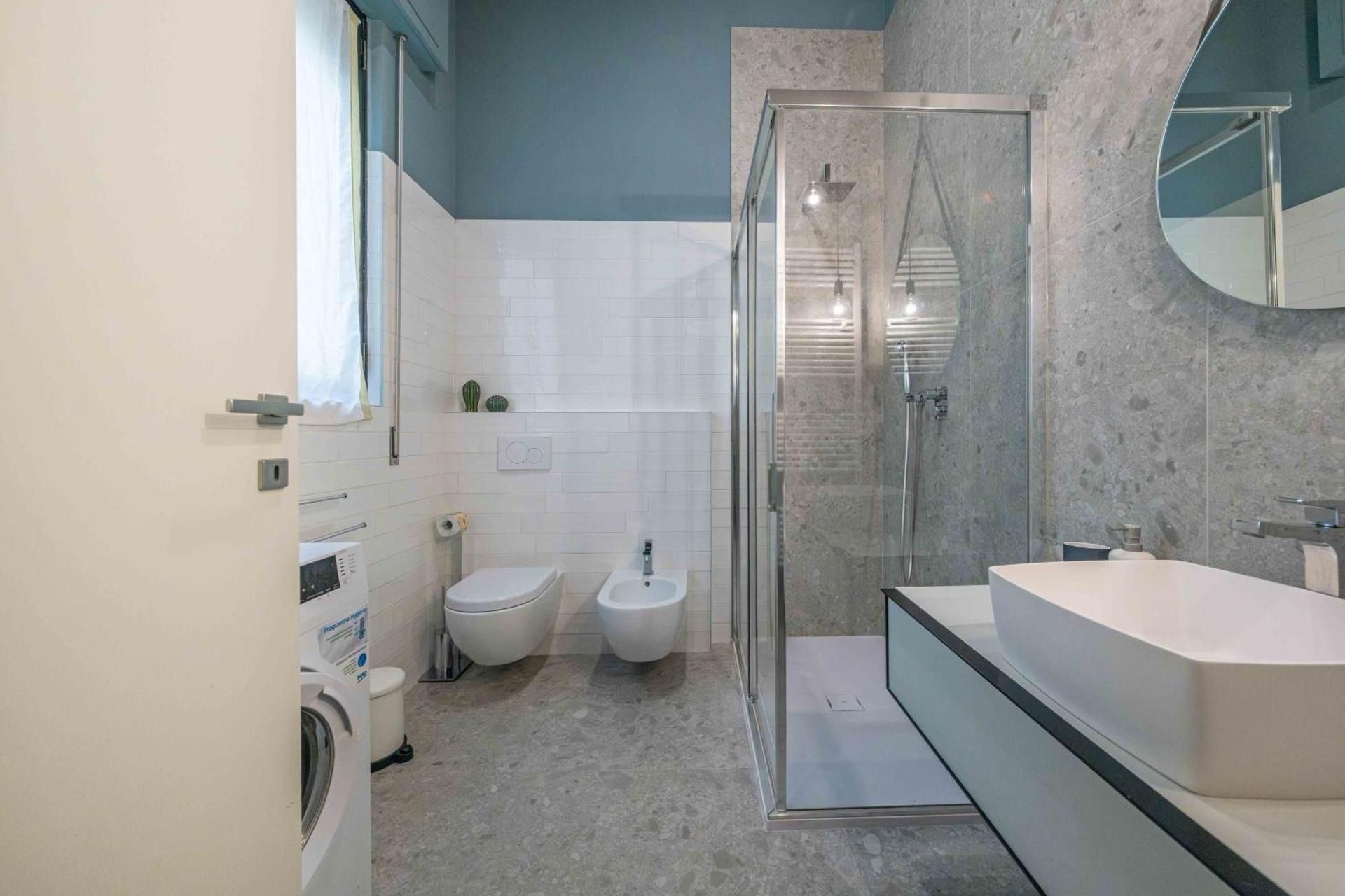 One-Bedroom Deluxe Apartment