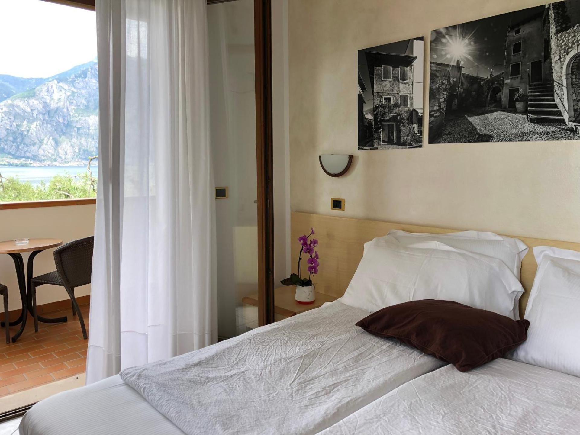 Double Room with Lake View