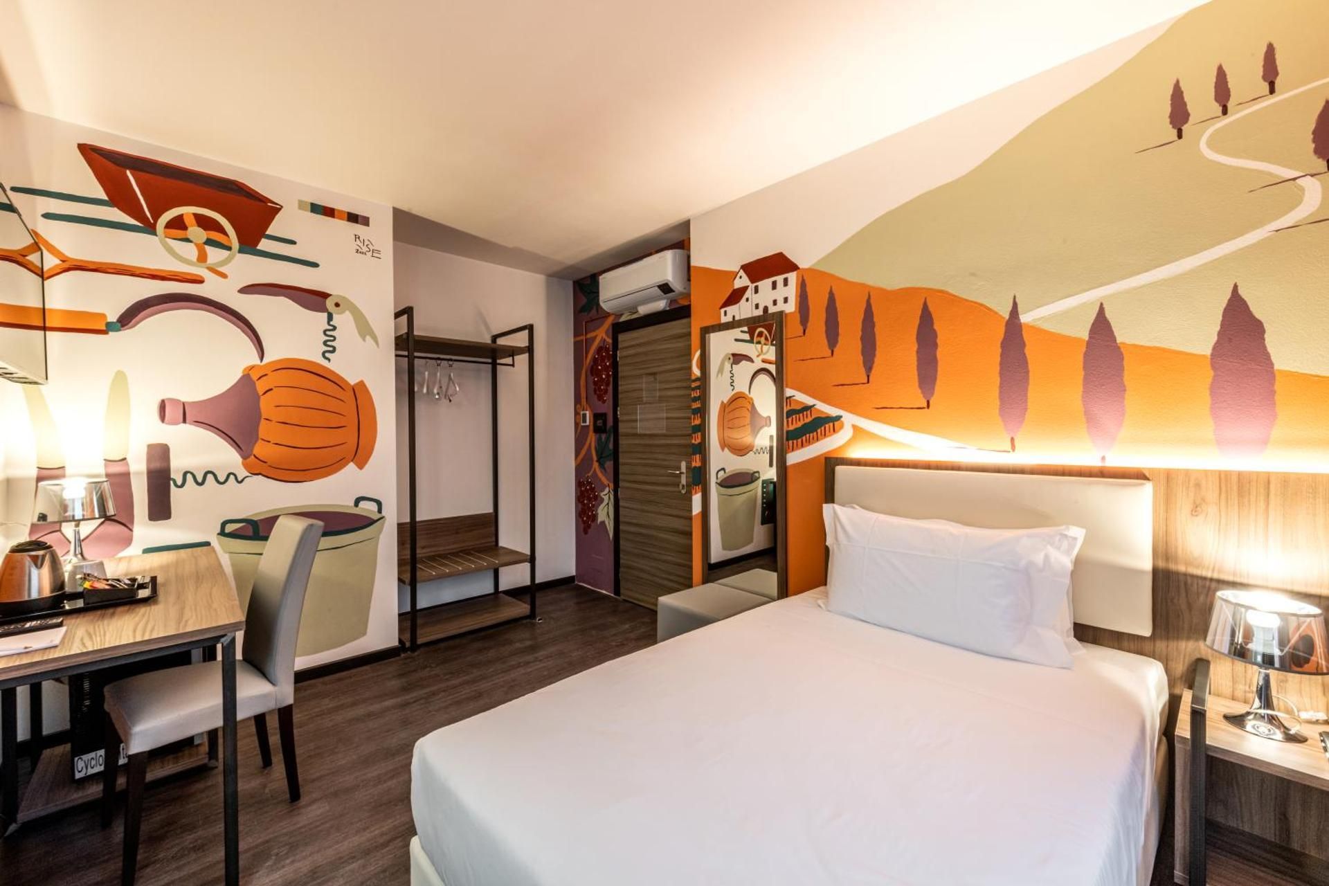 Comfort Single Room with Roll-In Shower - Disability Access/Non-Smoking