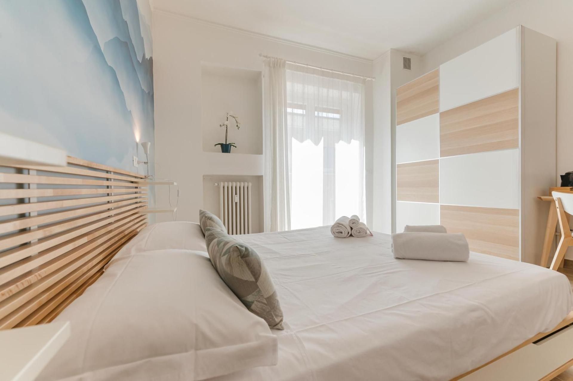 Queen Room with Shared Bathroom