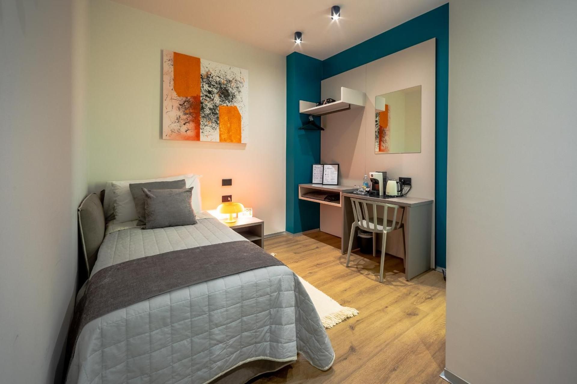Single Room with Private External Bathroom