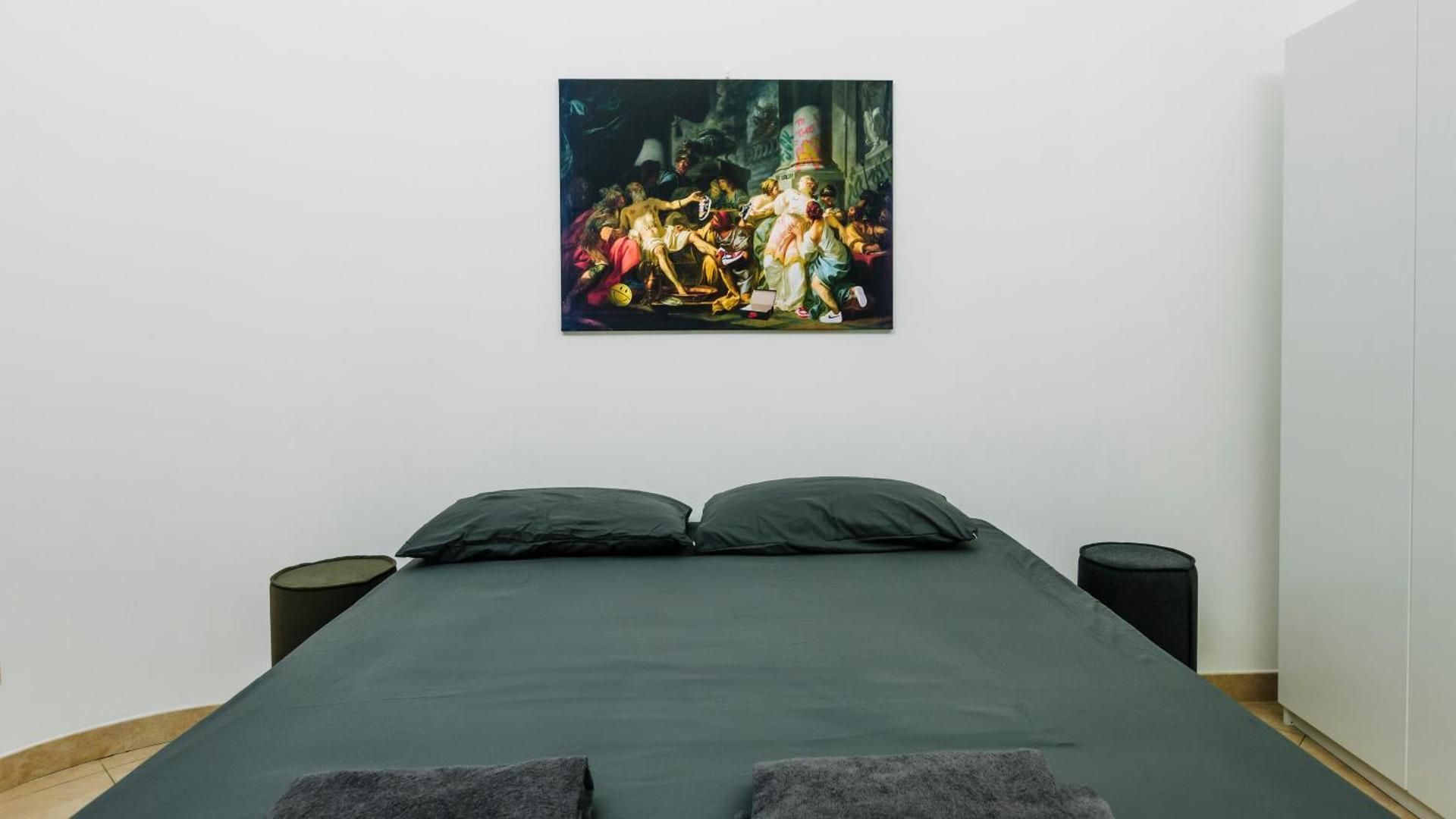 Queen Room with Shared Bathroom