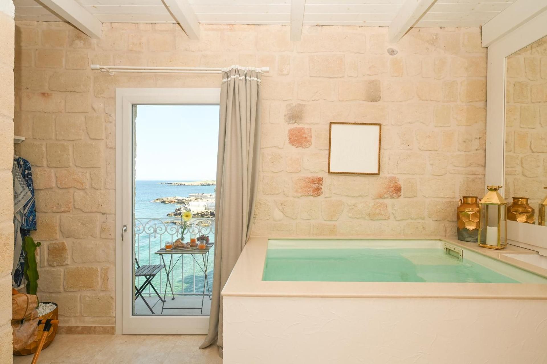 Double Room with Balcony and Sea View