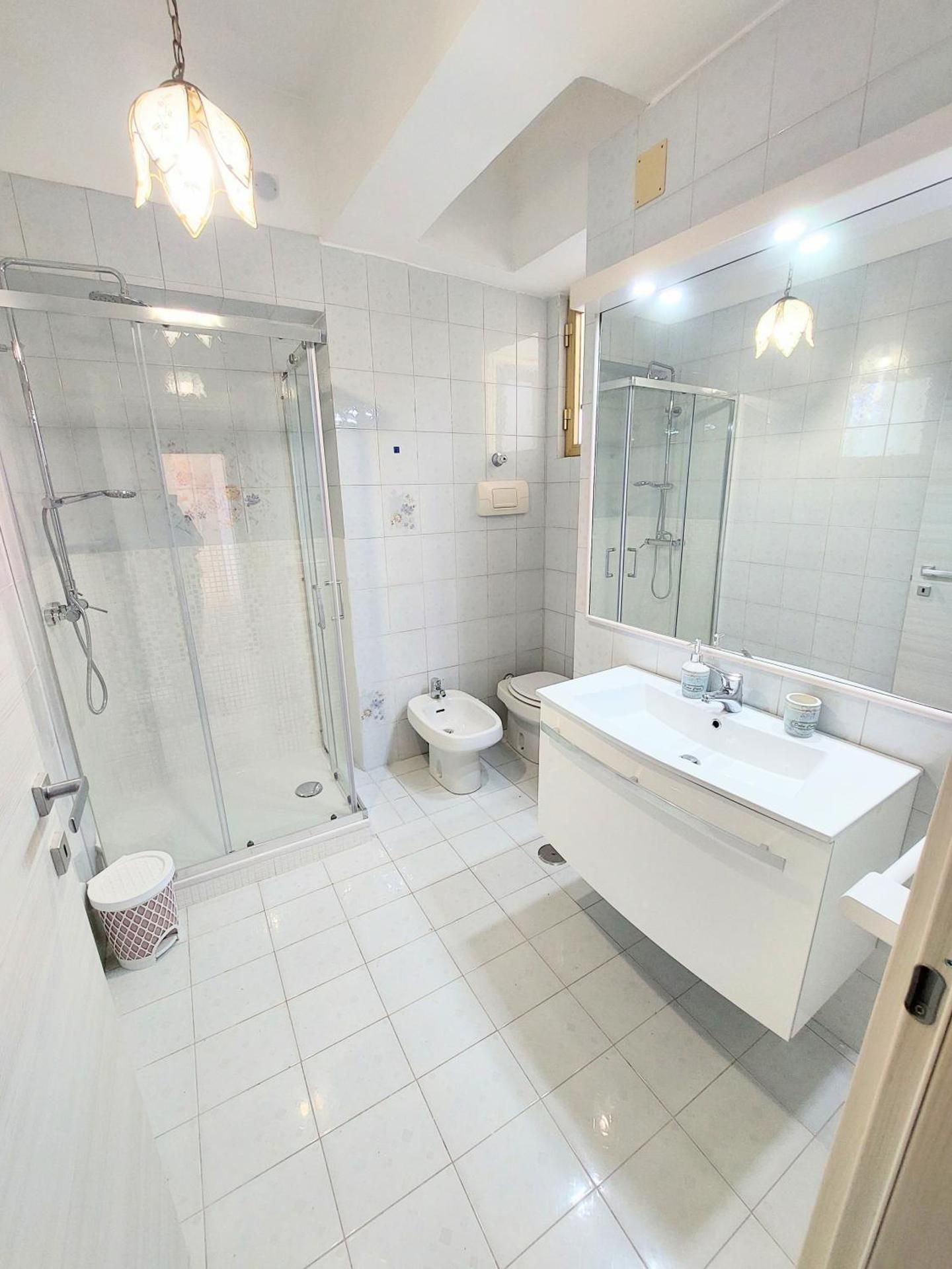 PARADISO Triple Room with Private External Bathroom 2