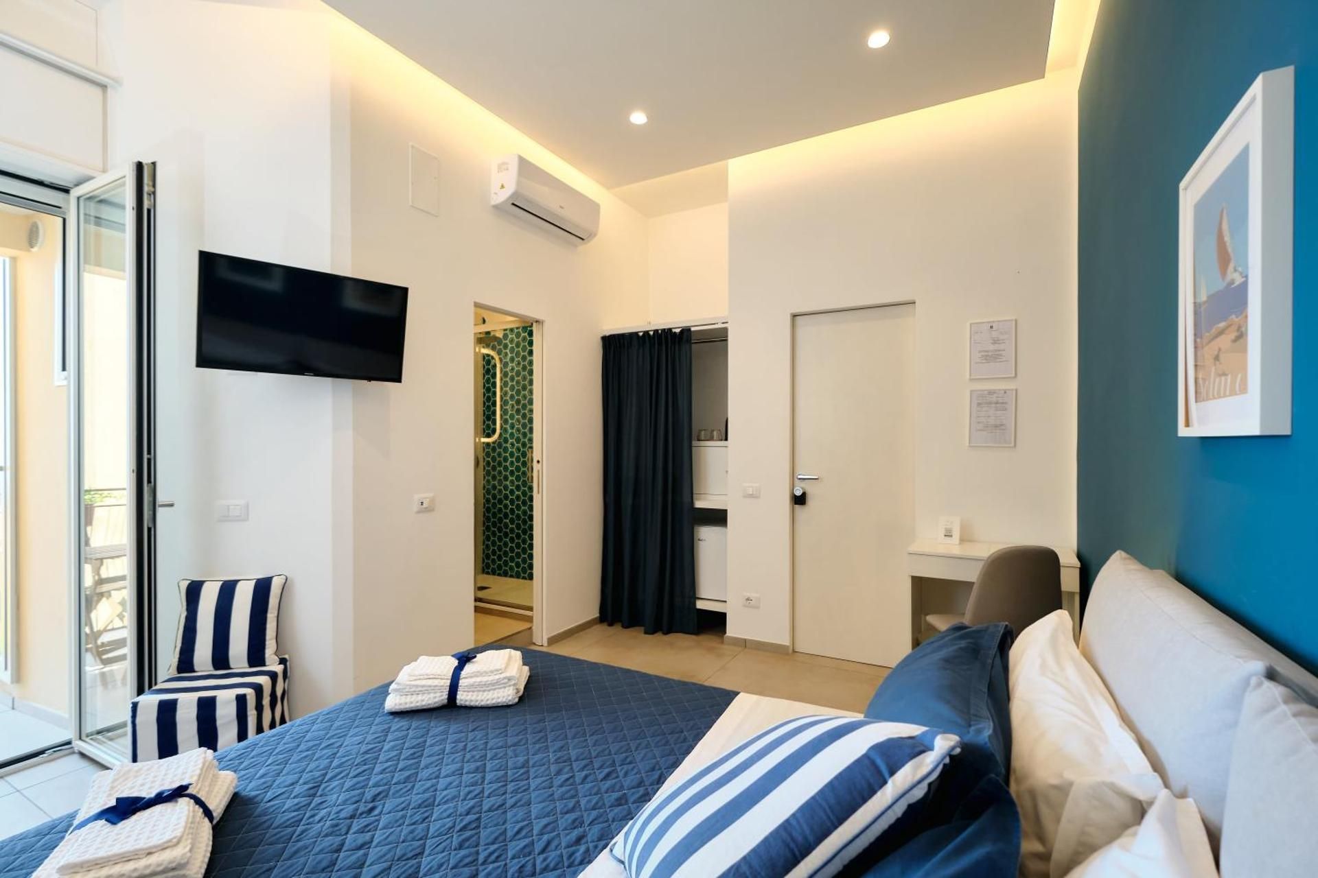 Double Room with Balcony and Sea View