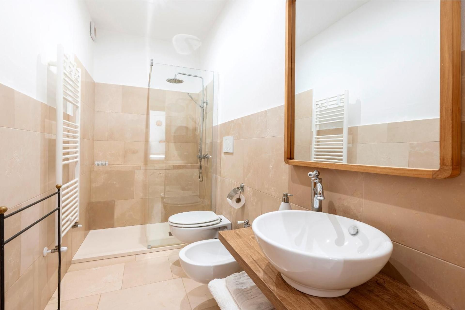 Superior One-Bedroom Apartment