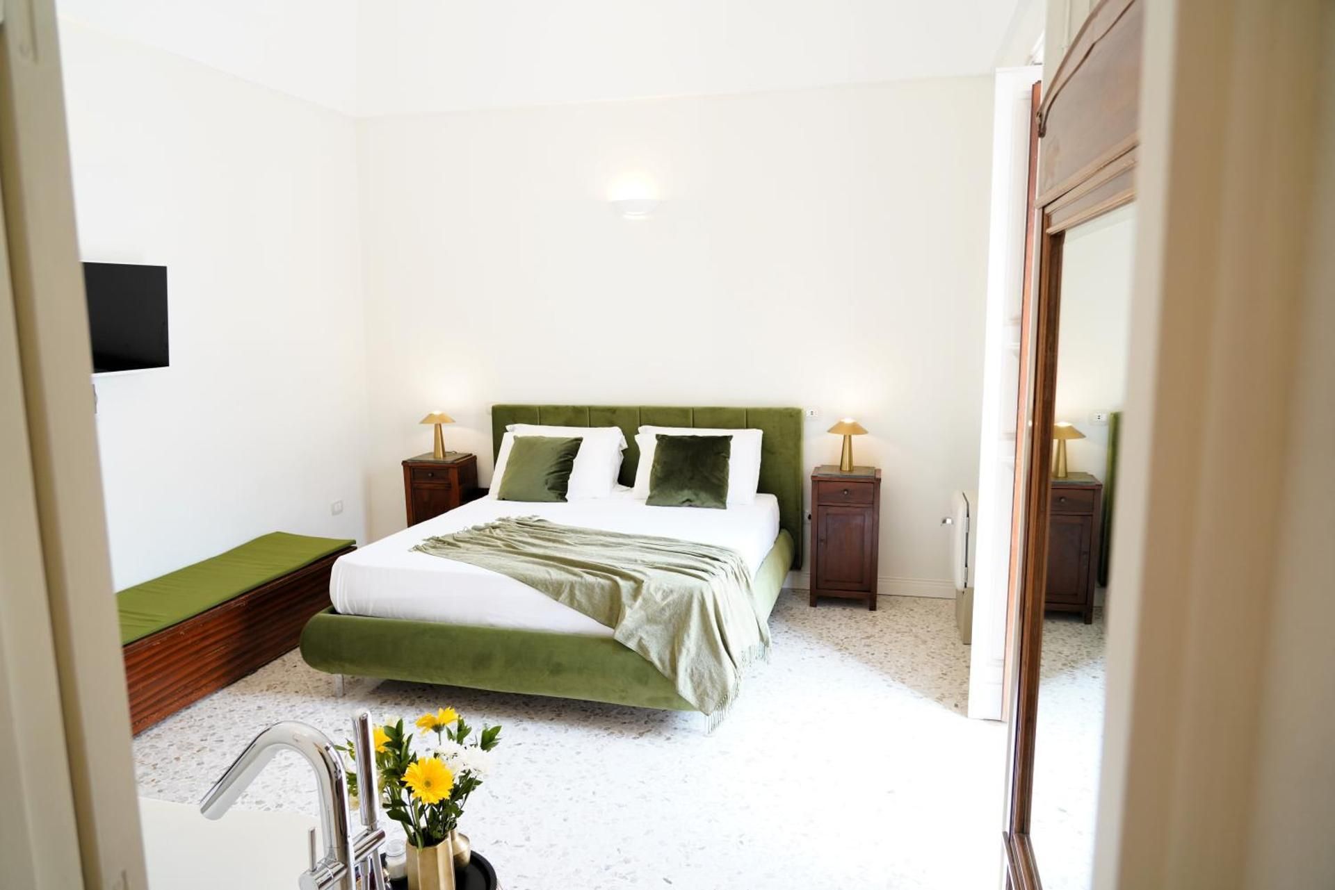 Deluxe Double Room with Bath