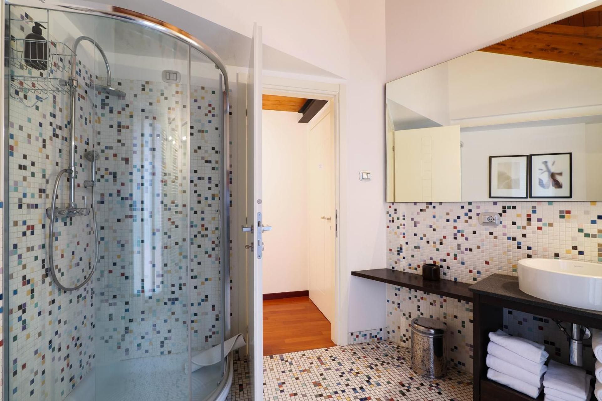 One-Bedroom Apartment - Split Level