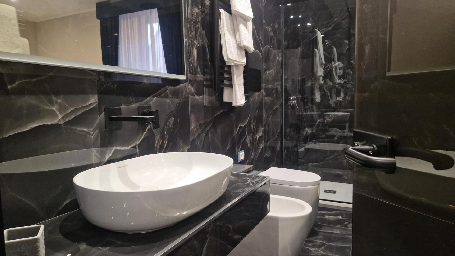 King Room with Spa Bath