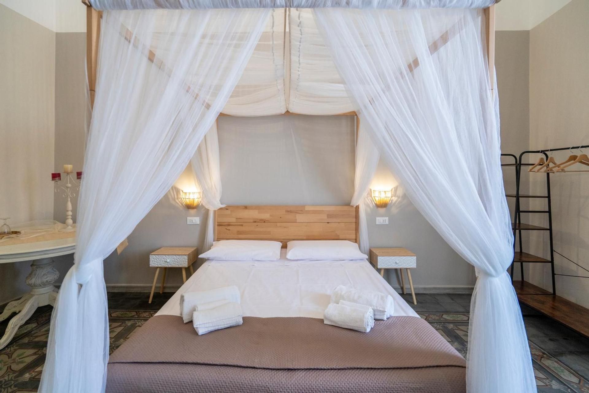 Deluxe Double Room with Bath