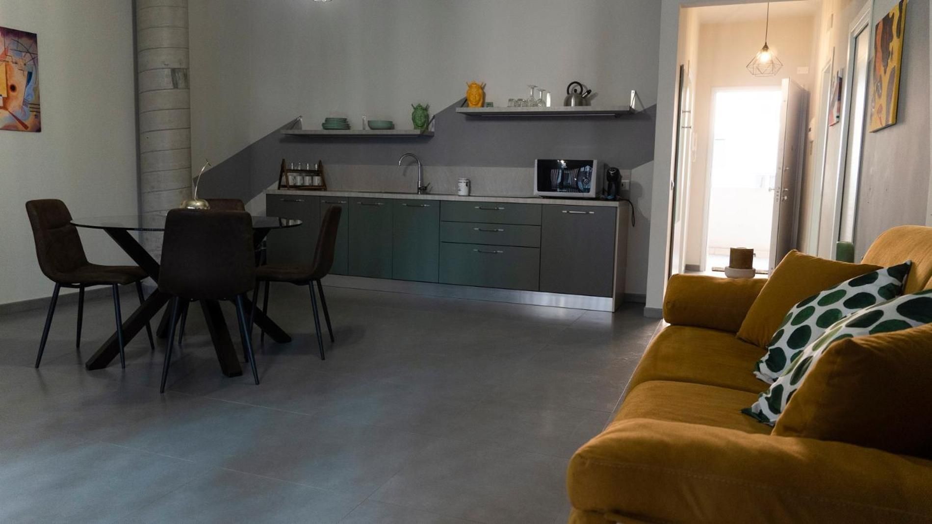 One-Bedroom Apartment