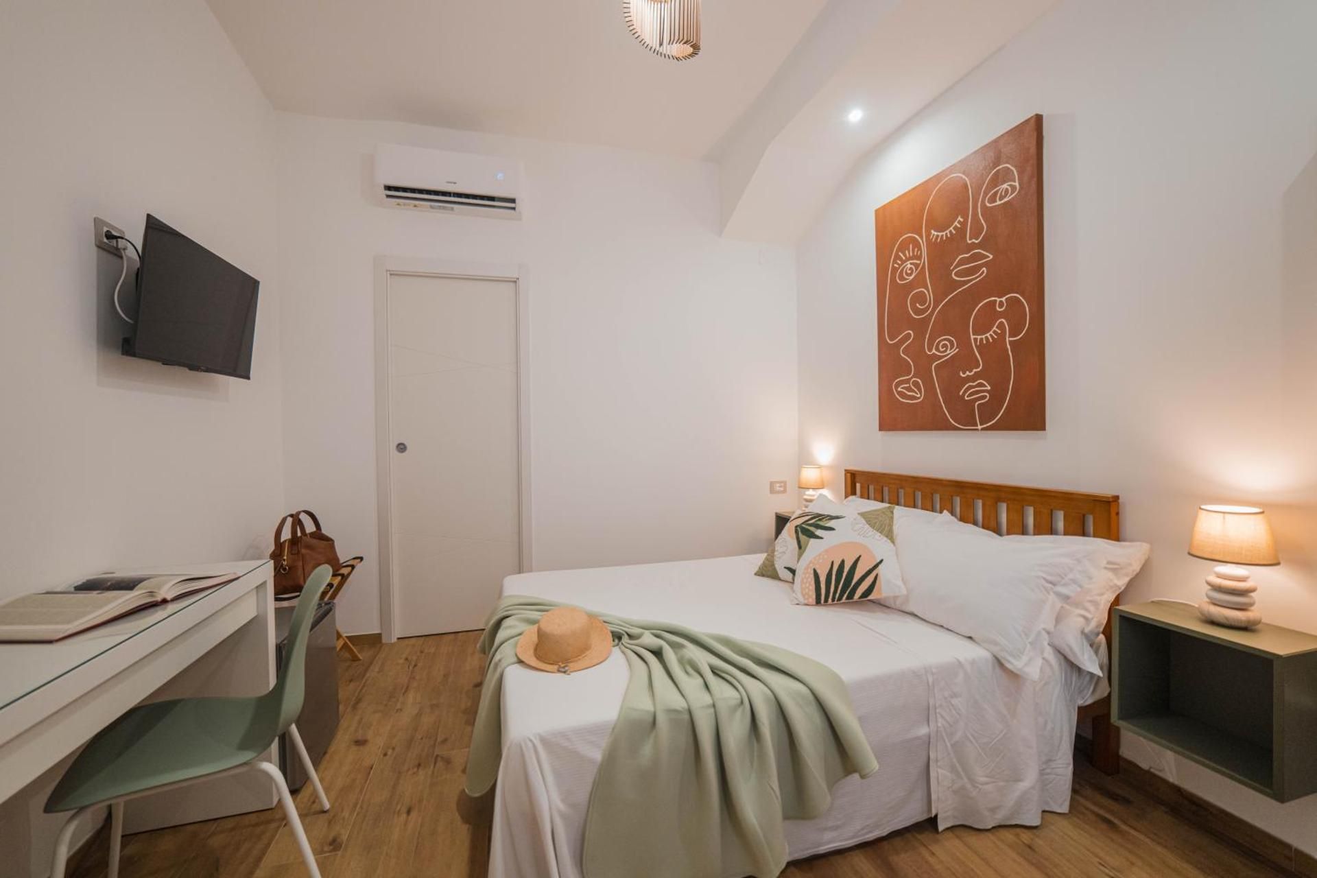 Deluxe Queen Room