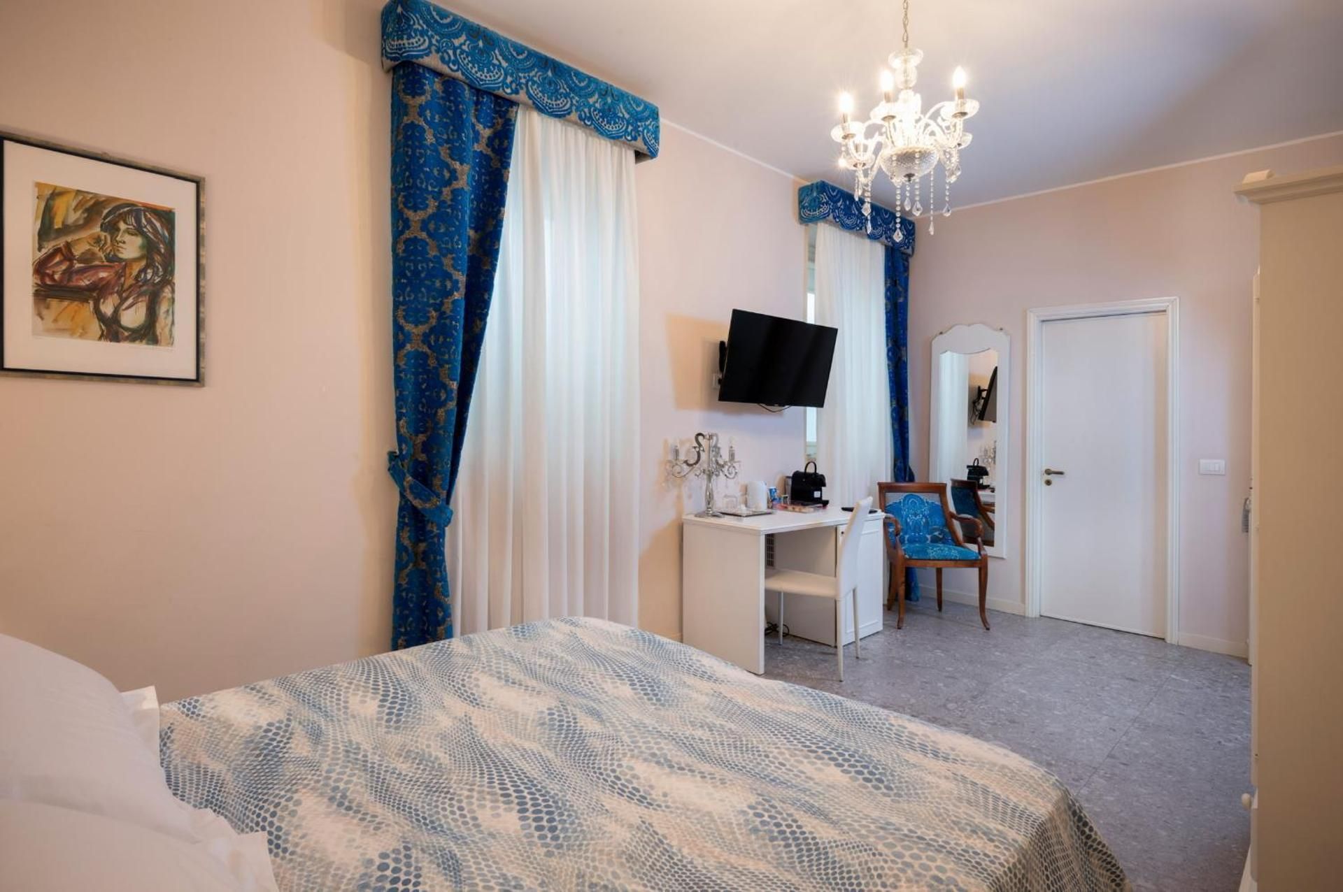 Large Double Room