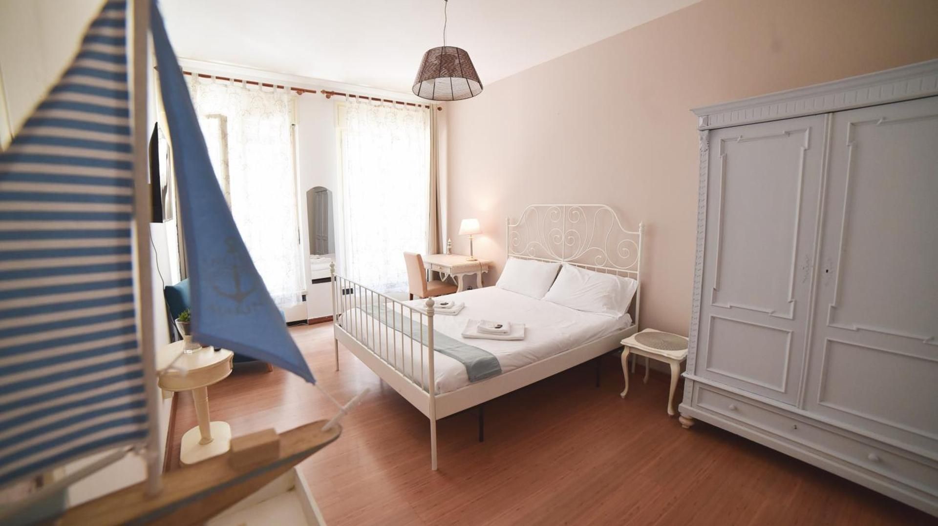 Three-Bedroom Deluxe Apartment